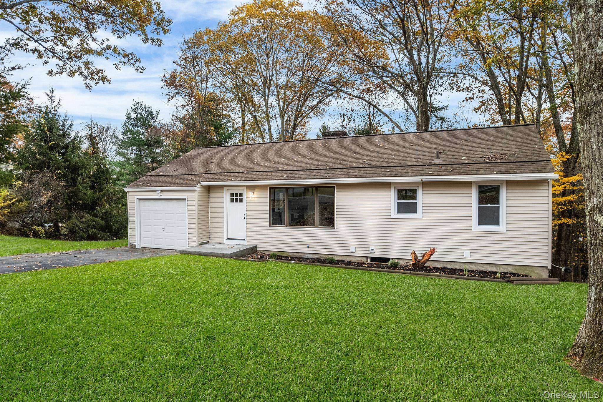 Carmel, NY 10512,58 Gleneida Ridge RD