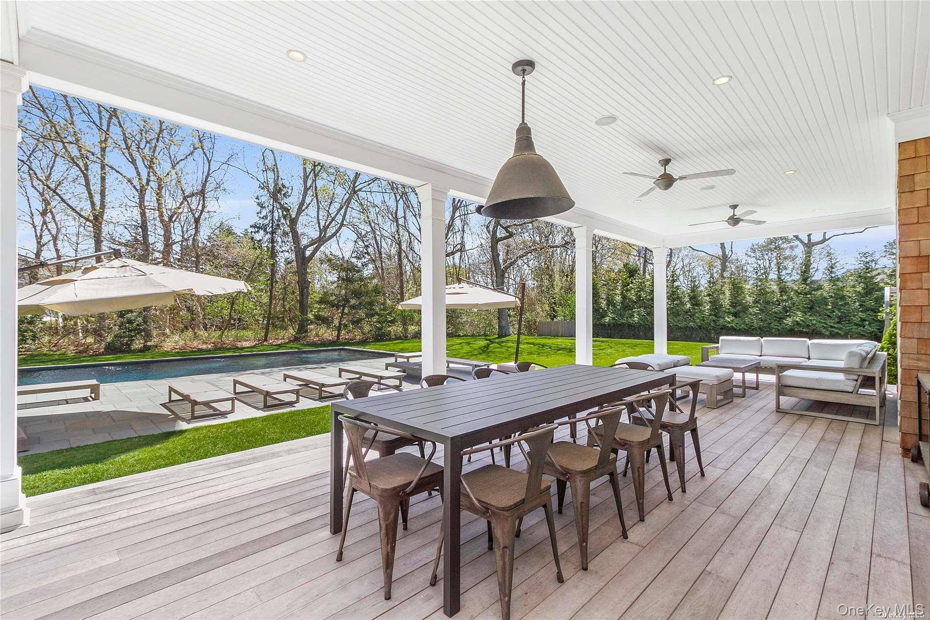 Westhampton Beach, NY 11978,94 Griffing AVE