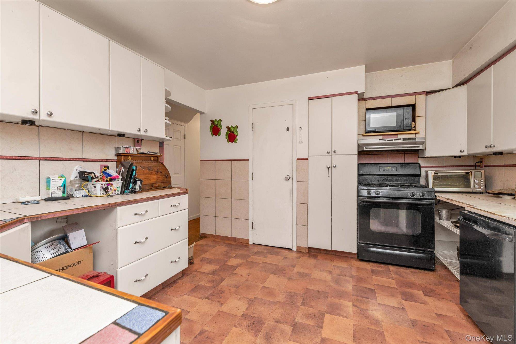 Islip, NY 11751,270 Smith AVE