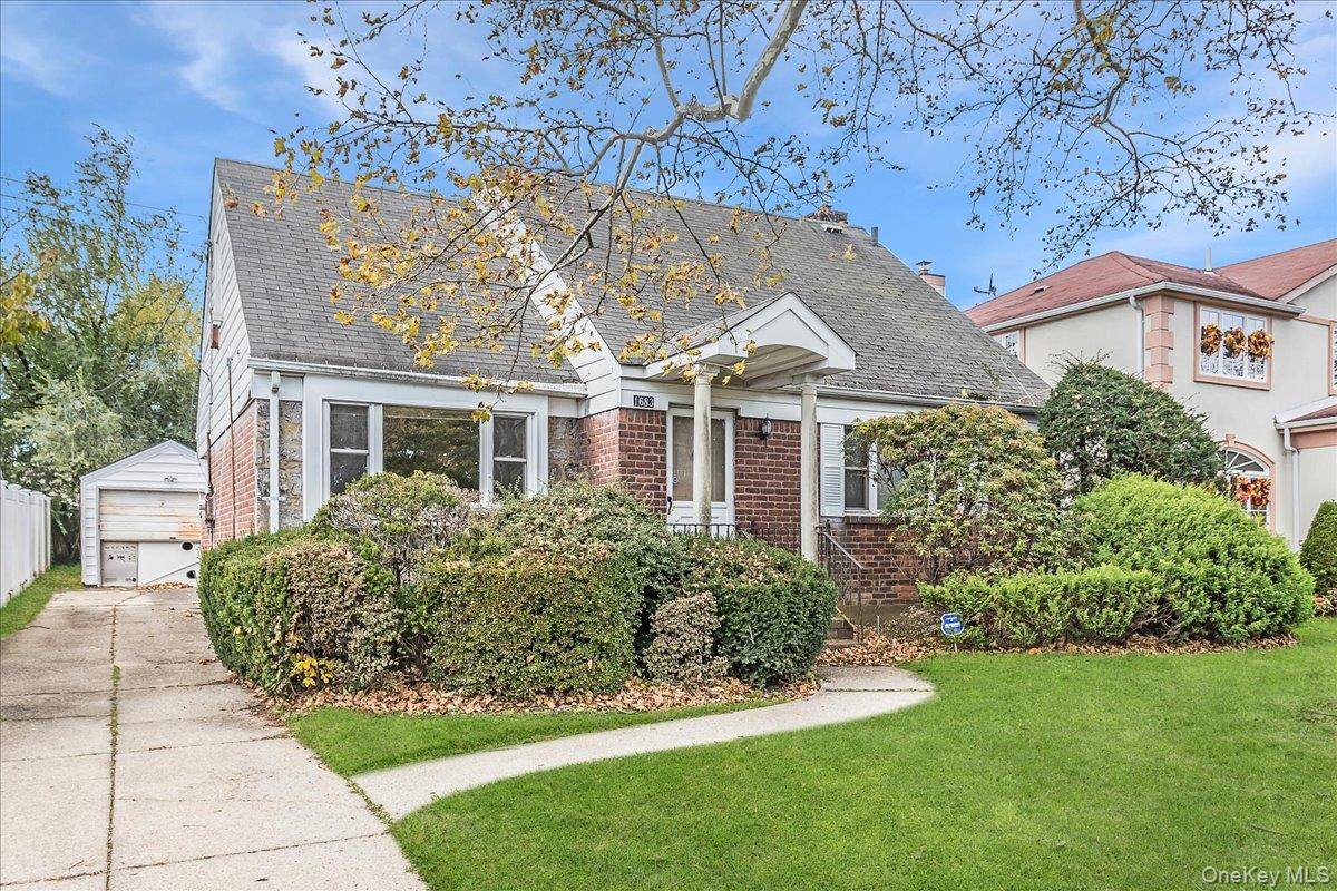 New Hyde Park, NY 11040,1683 Stewart AVE