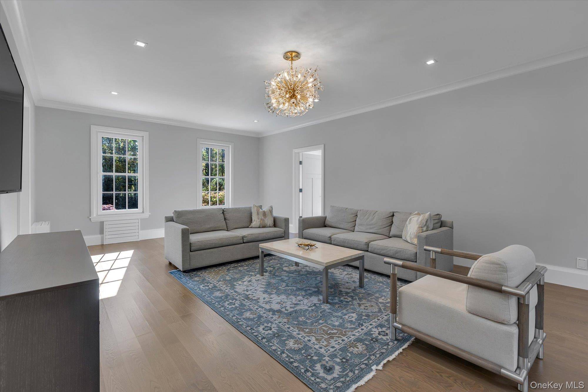 Centerport, NY 11721,22 Fort Salonga RD