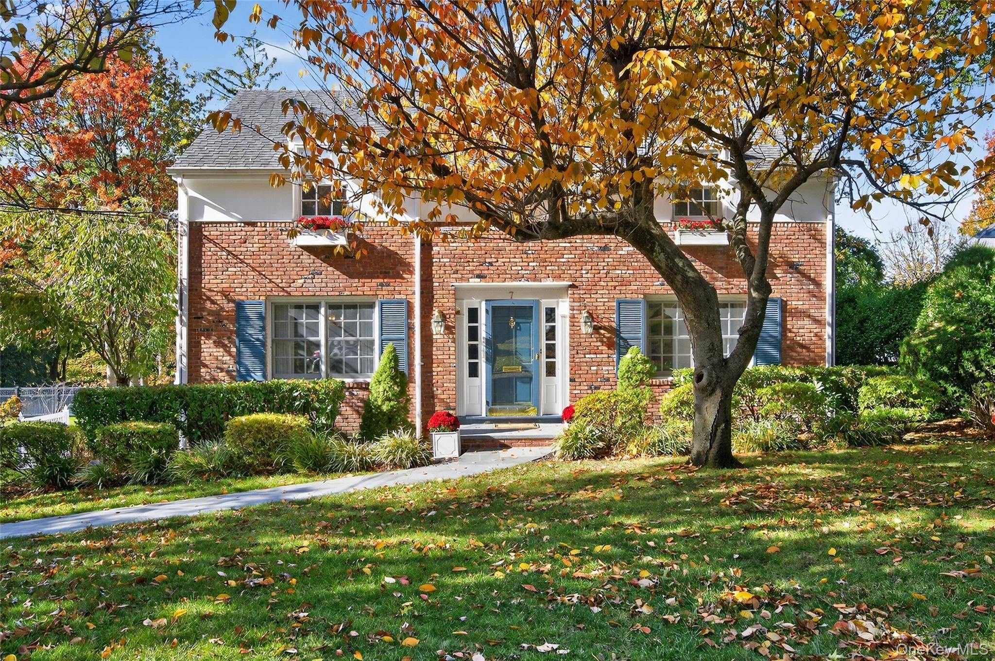 Manhasset, NY 11030,7 Shore RD