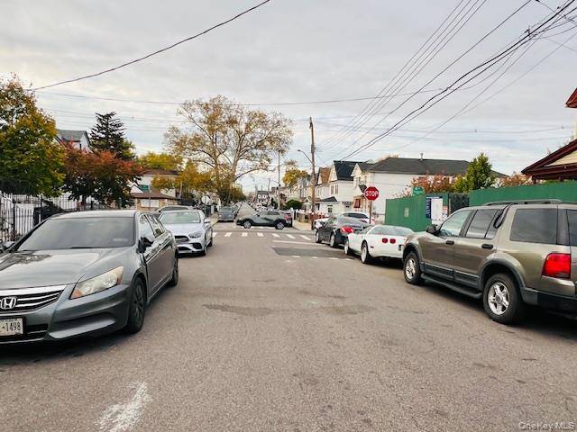 Jamaica, NY 11433,110-04 164th ST