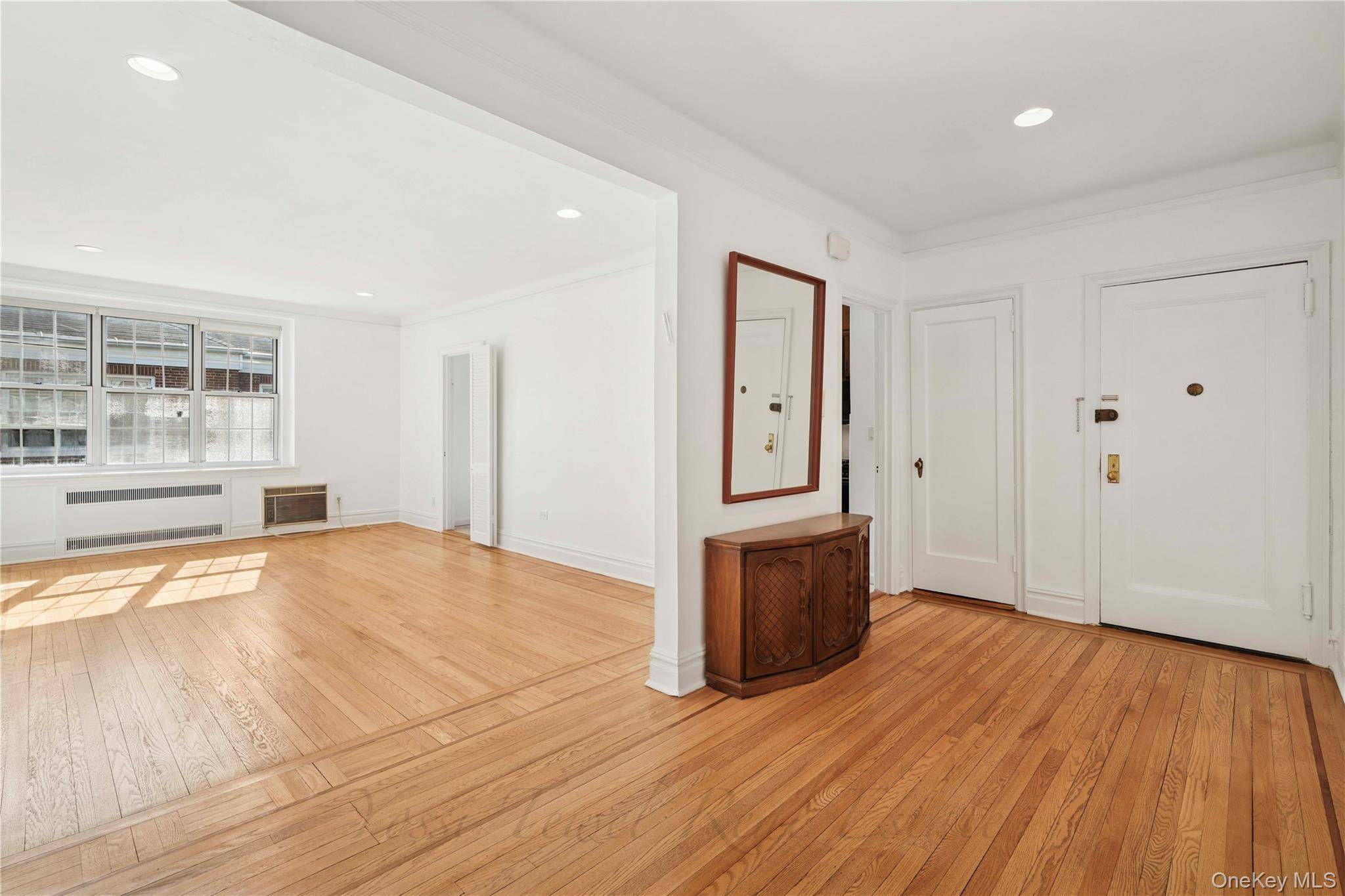 Woodmere, NY 11598,1 Meadow #3H-2