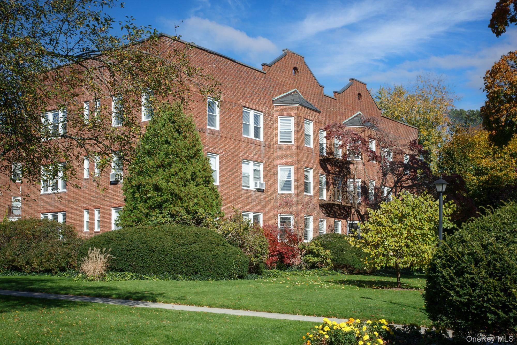 Garden City, NY 11530,365 Stewart AVE #C25