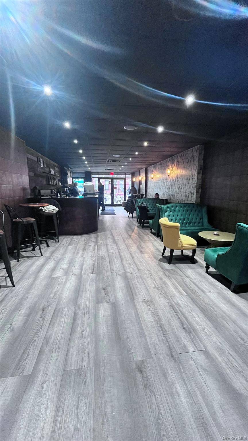 Astoria, NY 11105,2074A Steinway ST #A