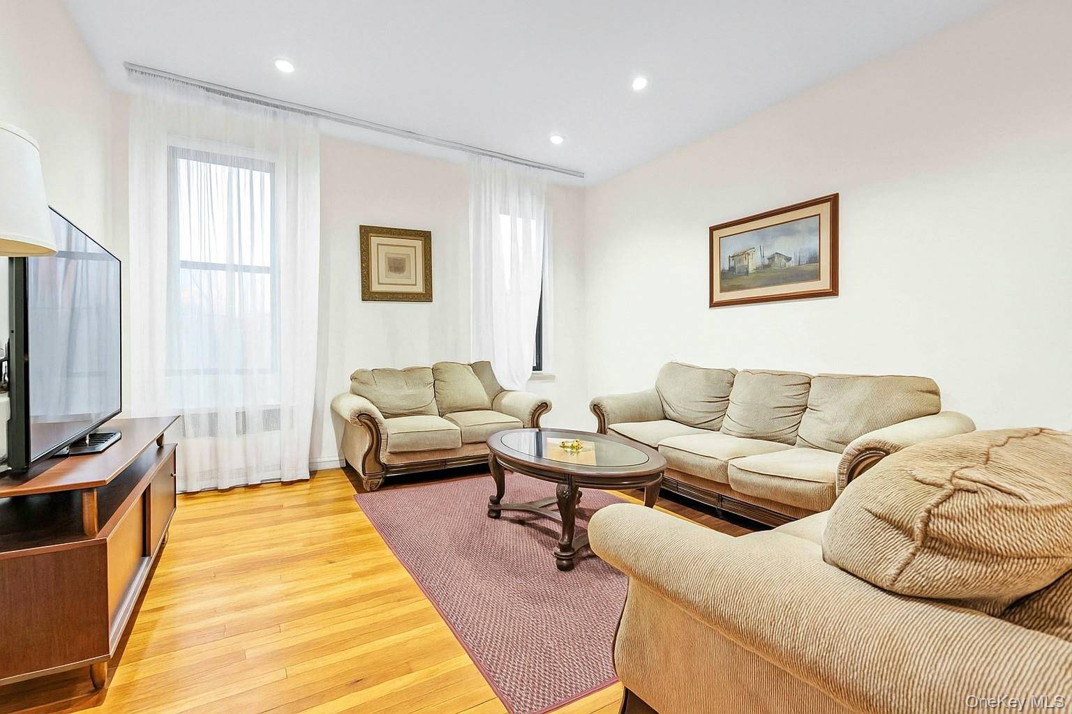 Kew Gardens, NY 11375,115-25 Metropolitan AVE #161