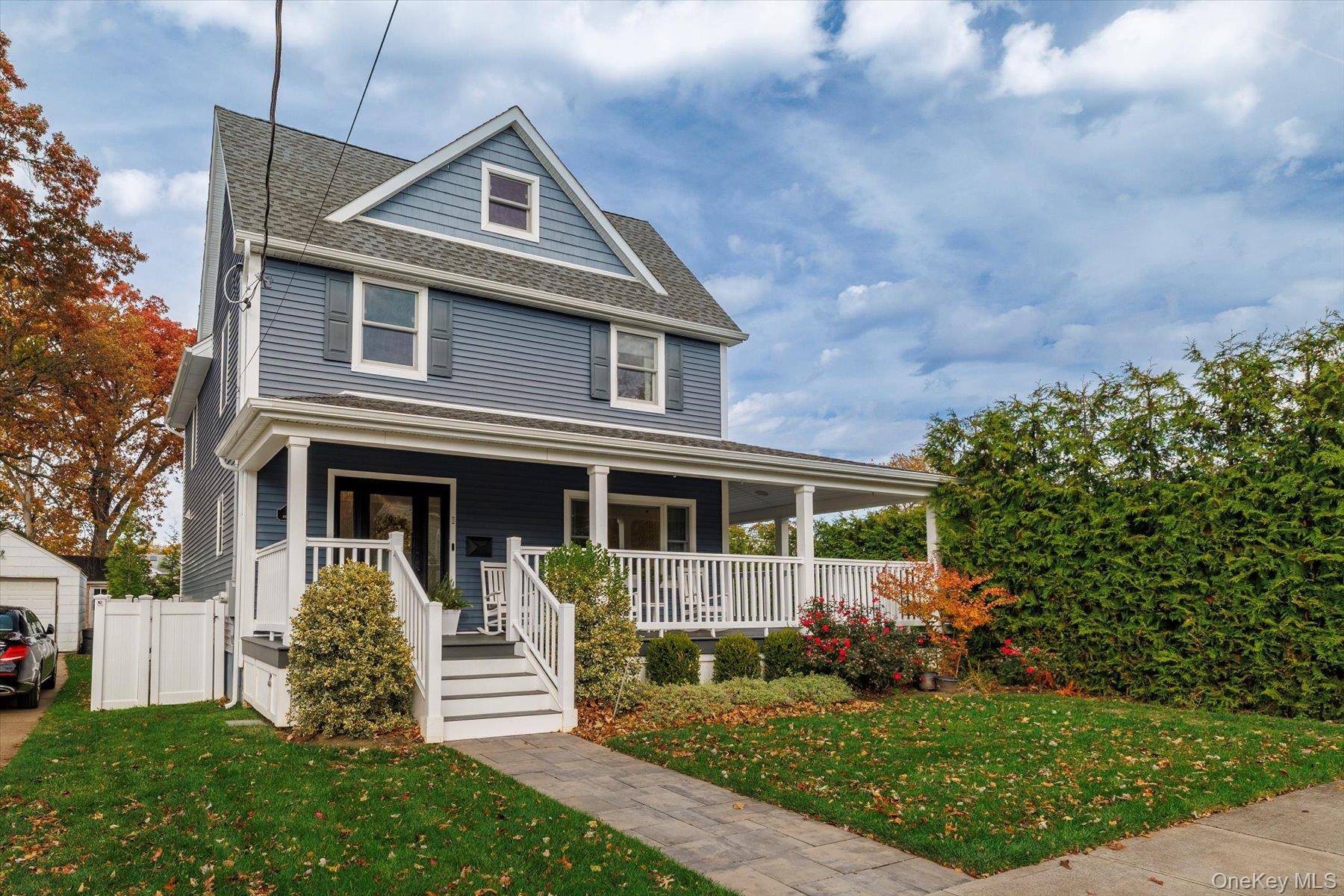 Malverne, NY 11565,2 Atlas AVE