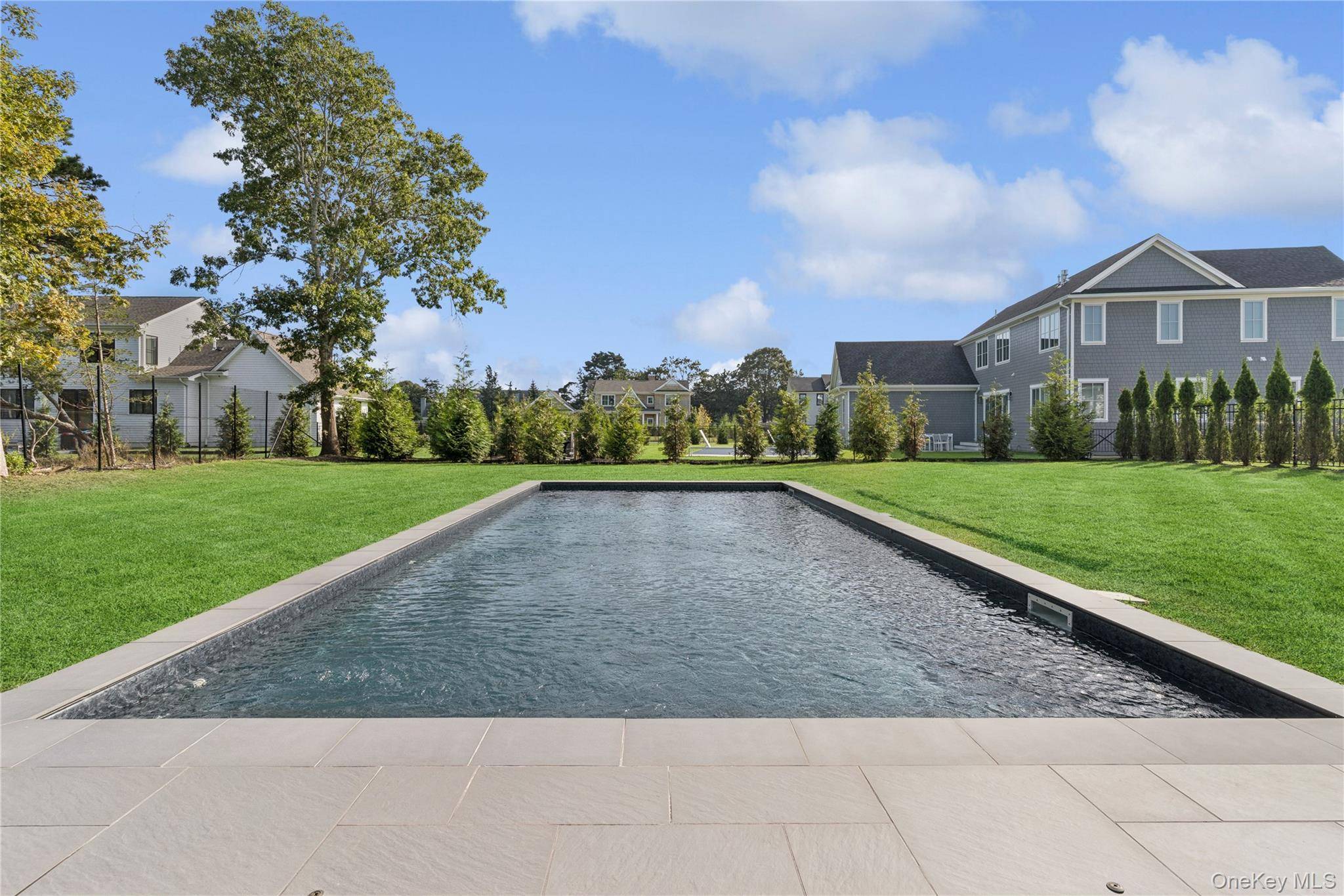 Westhampton Beach, NY 11978,4 Margareta CT