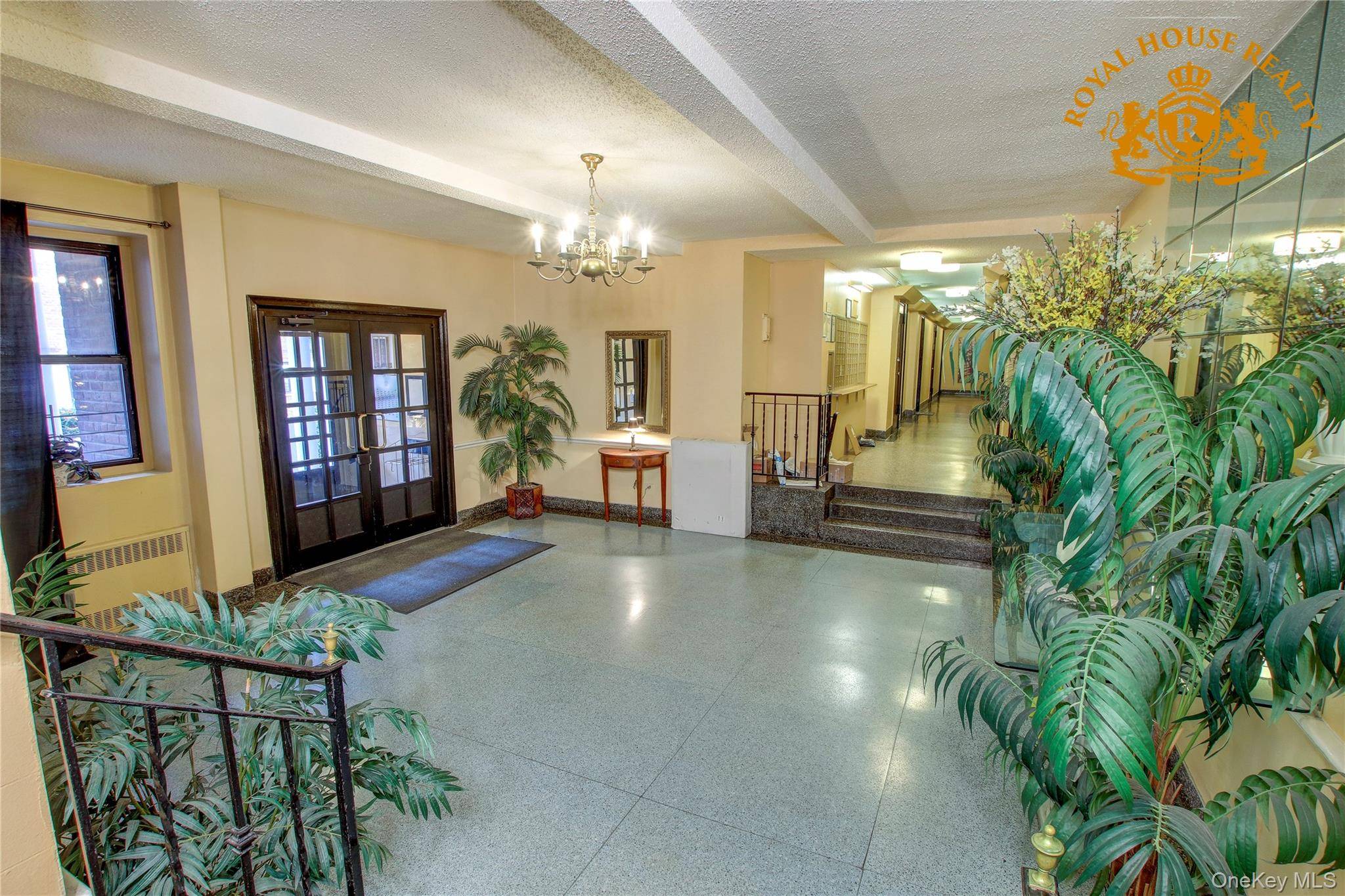 Kew Gardens, NY 11415,83-75 118 ST #4J