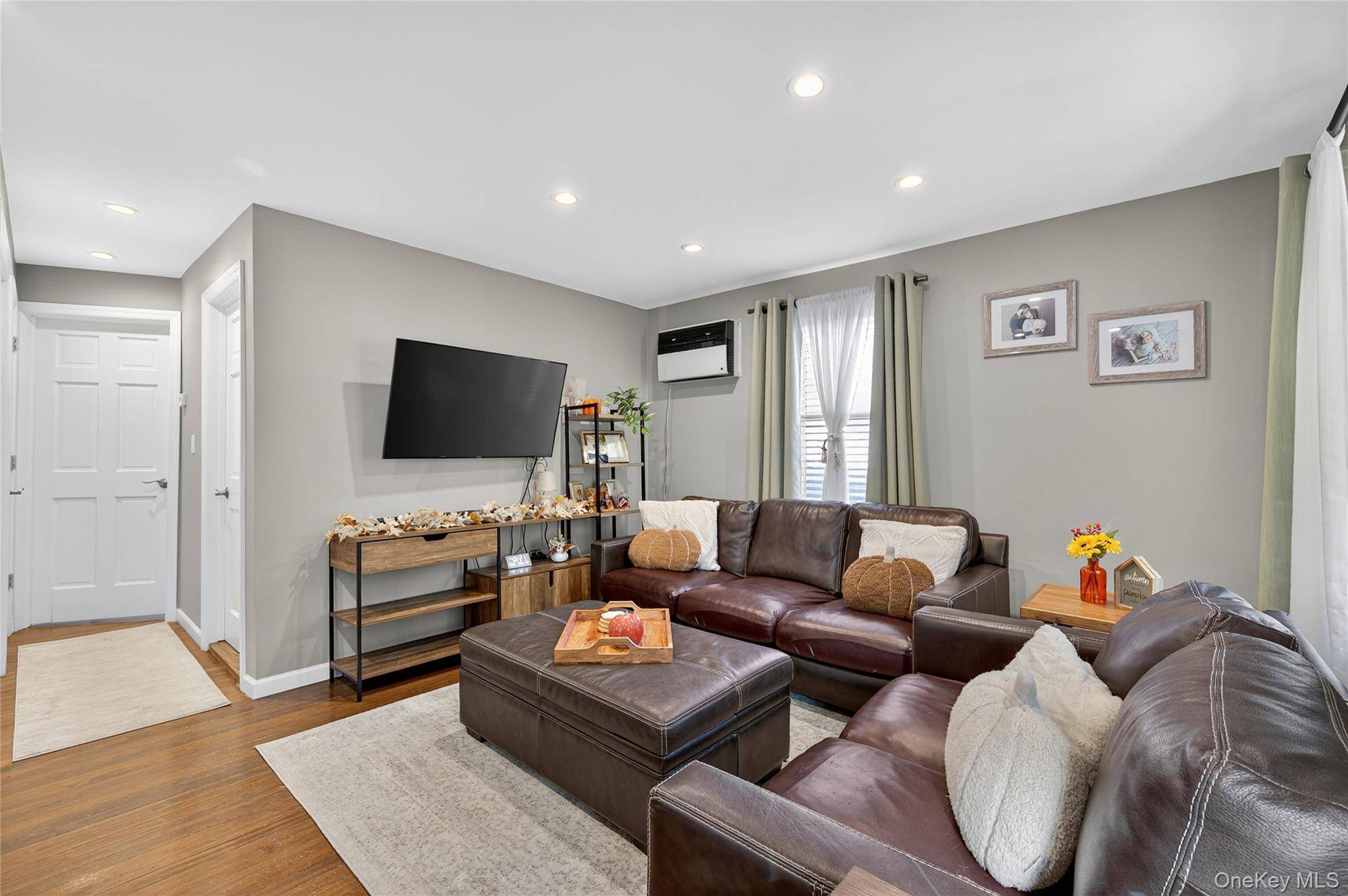 Oyster Bay, NY 11771,62 McCouns LN