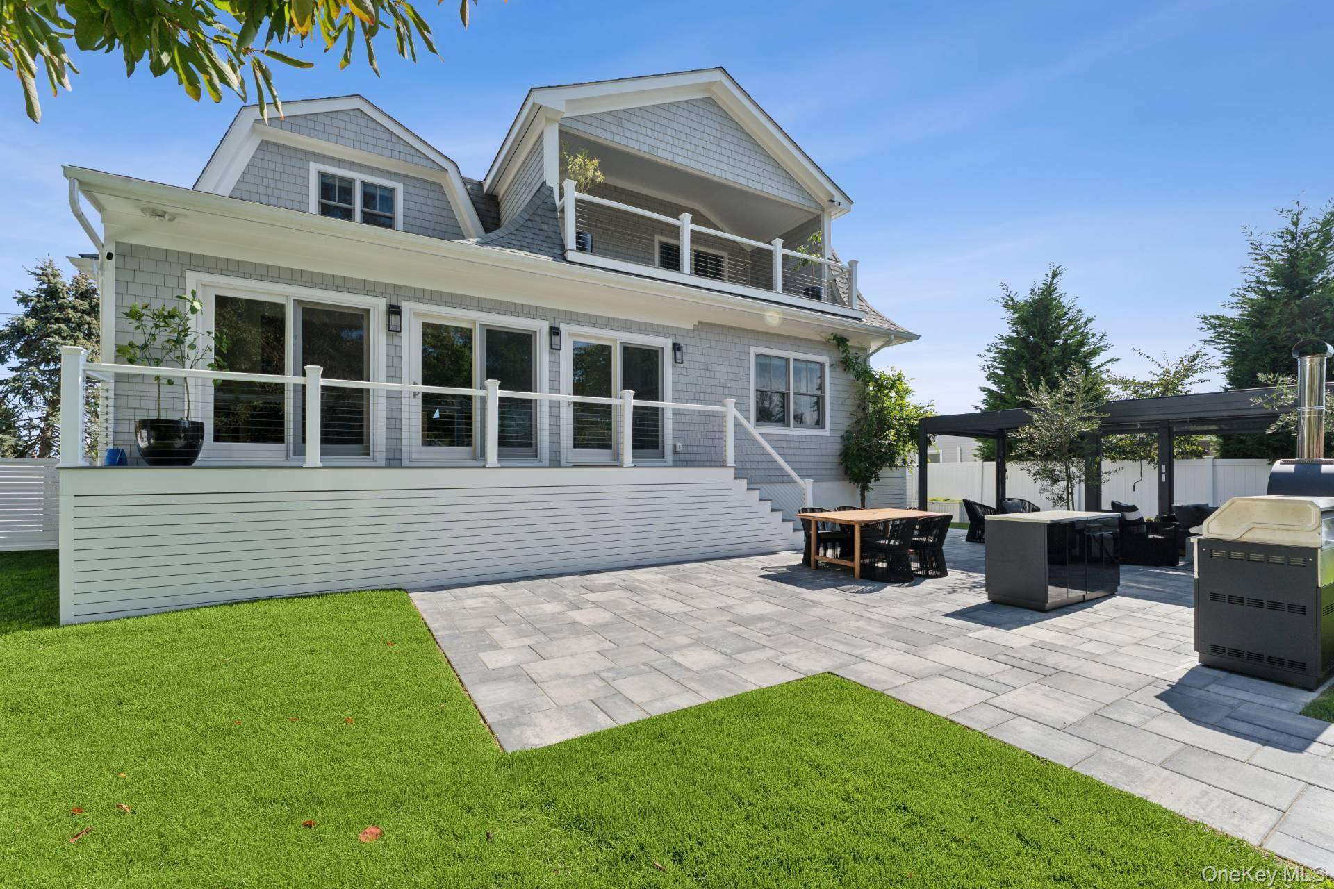 East Quogue, NY 11942,12 Marlin RD