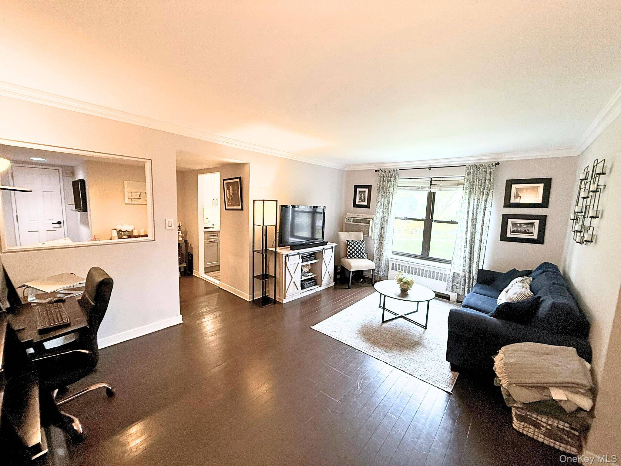 Great Neck, NY 11021,5 Terrace CIR #1G