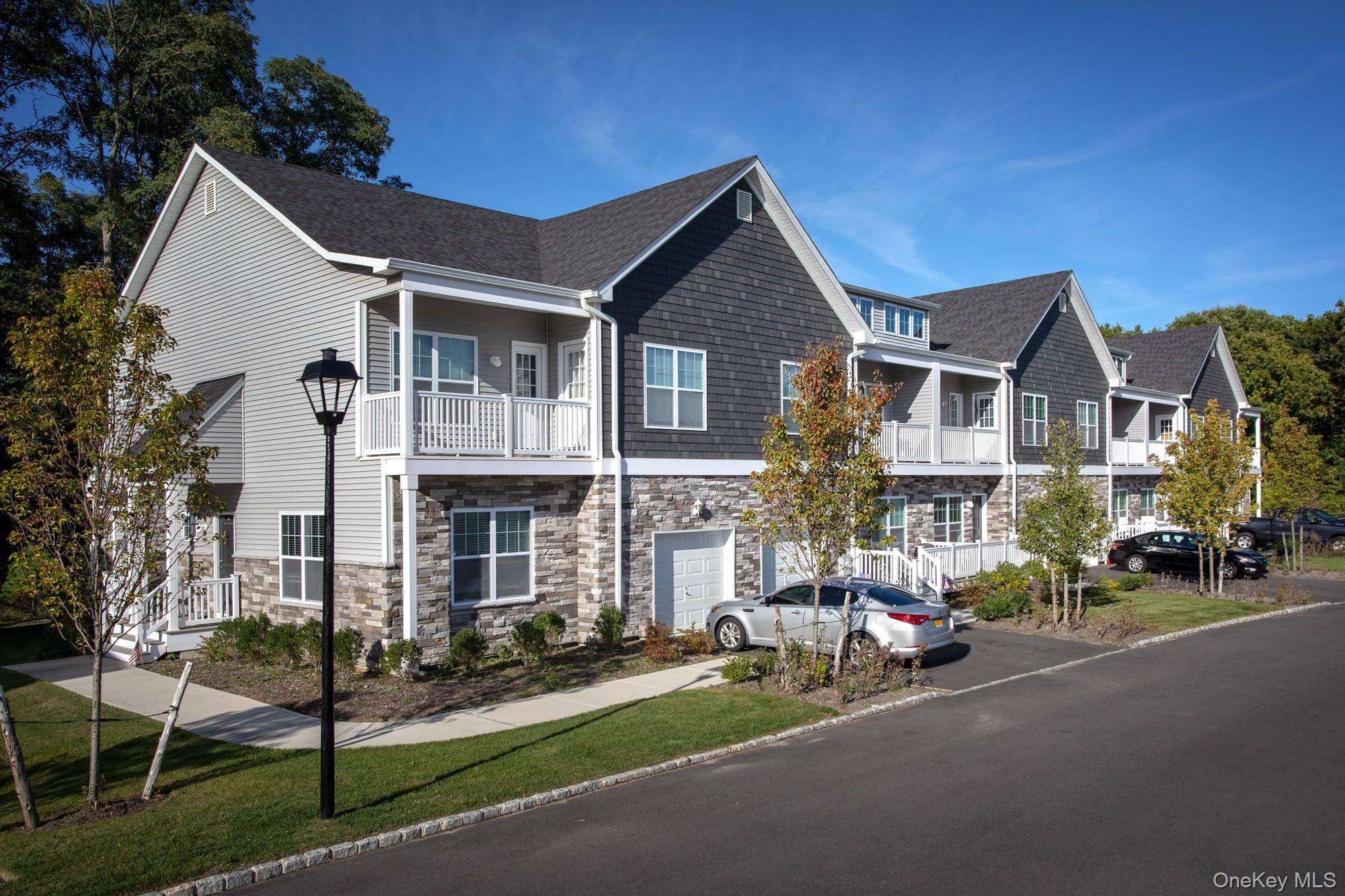 Selden, NY 11784,495 Middle Country RD #102