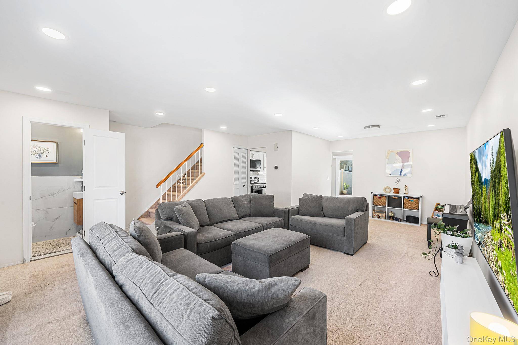 Staten Island, NY 10309,28 Berry CT