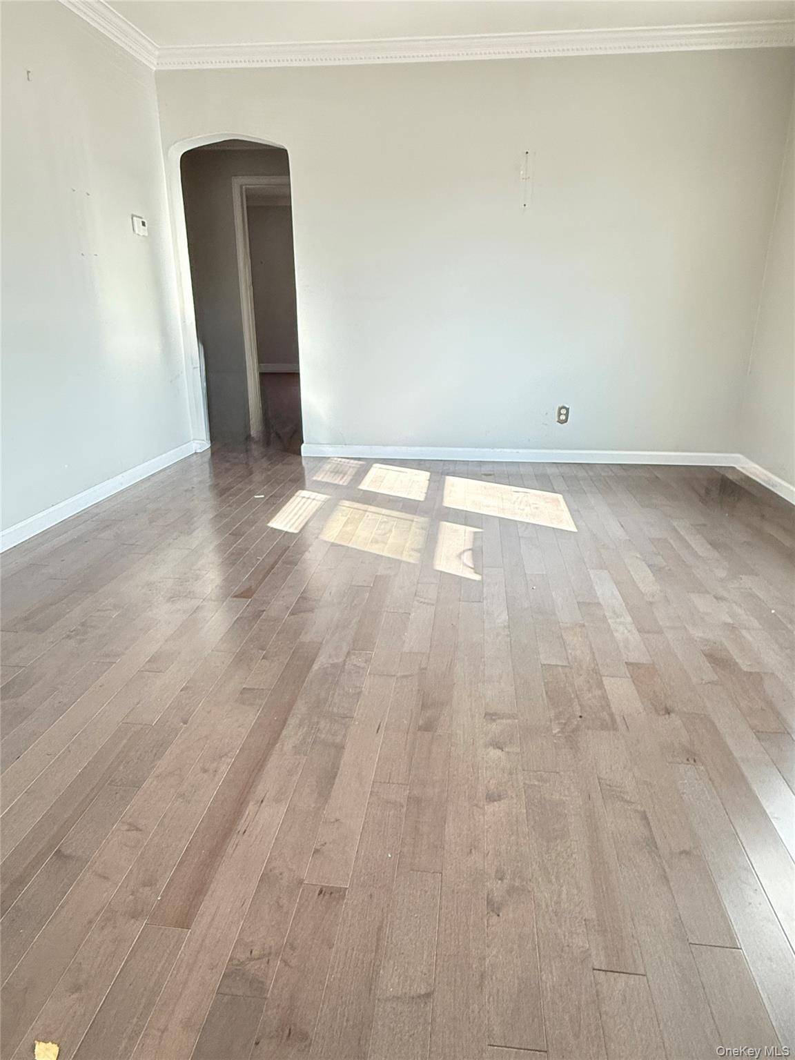 New Hyde Park, NY 11040,1752 New Hyde Park RD