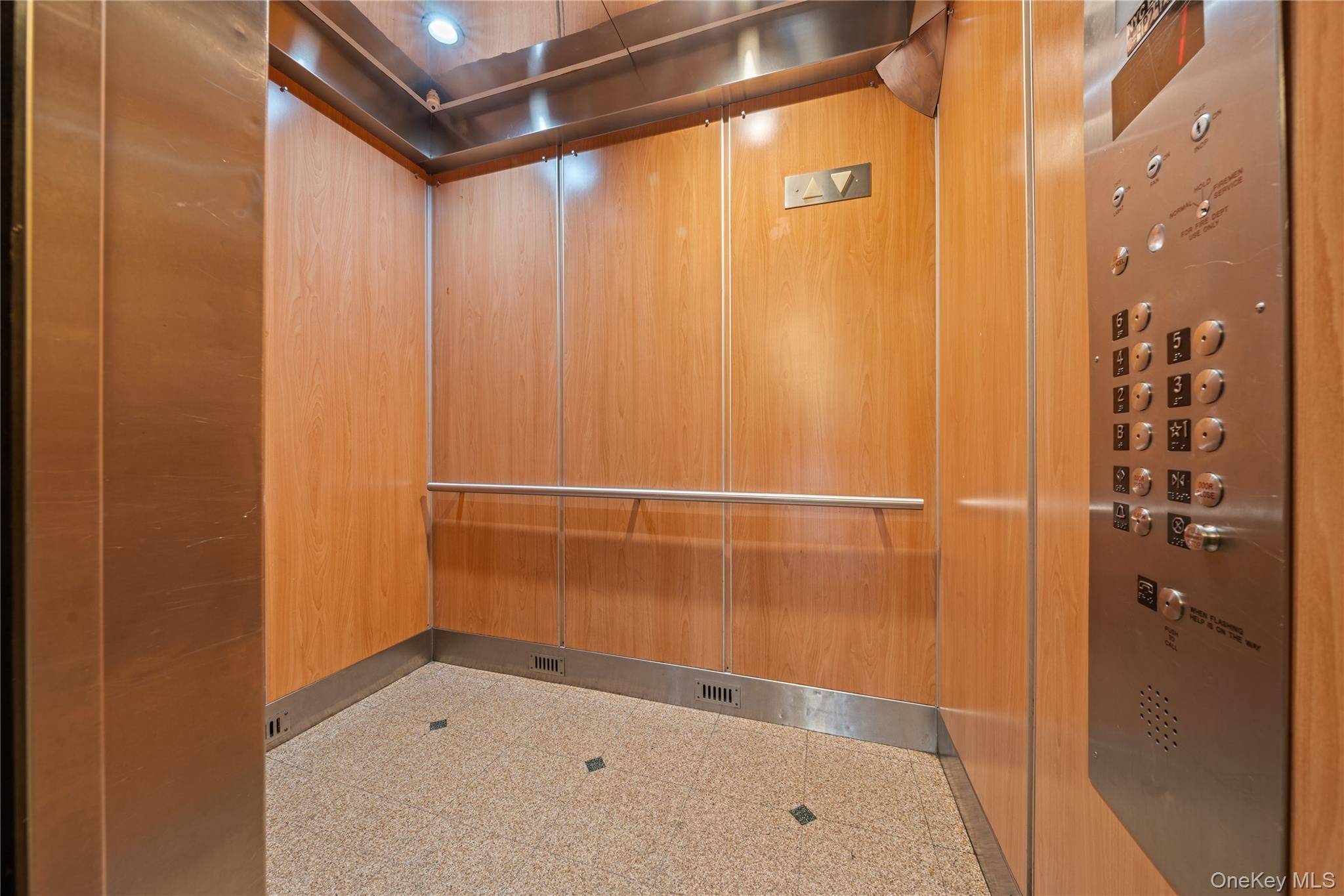 Briarwood, NY 11435,140-18 burden crescent #305