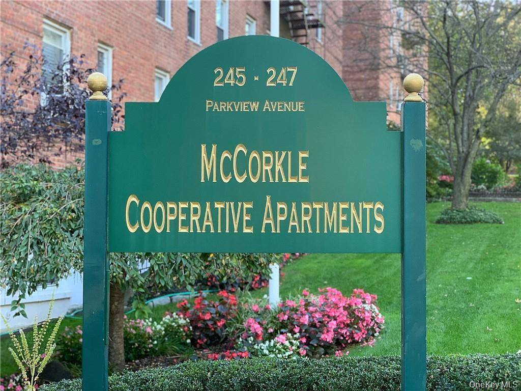 Bronxville, NY 10708,245 Parkview AVE #6H