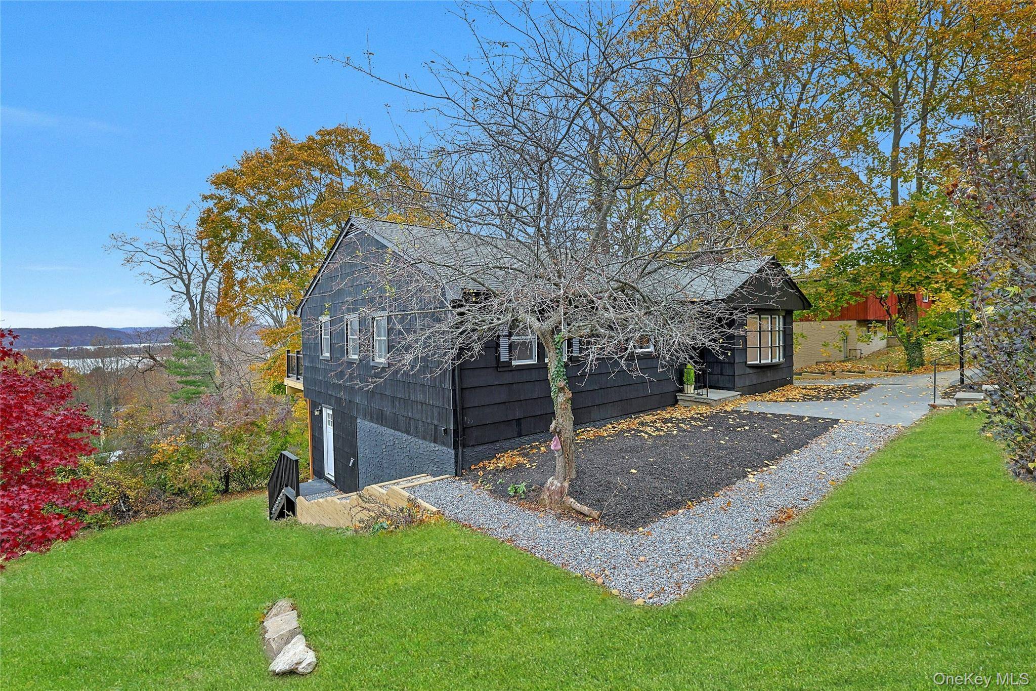 Ossining, NY 10562,63 Cedar LN