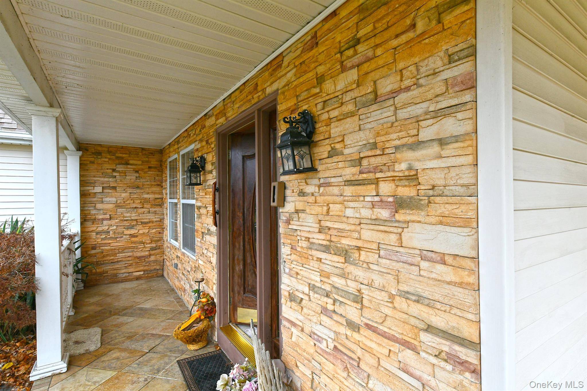 East Patchogue, NY 11772,63 Corbin AVE