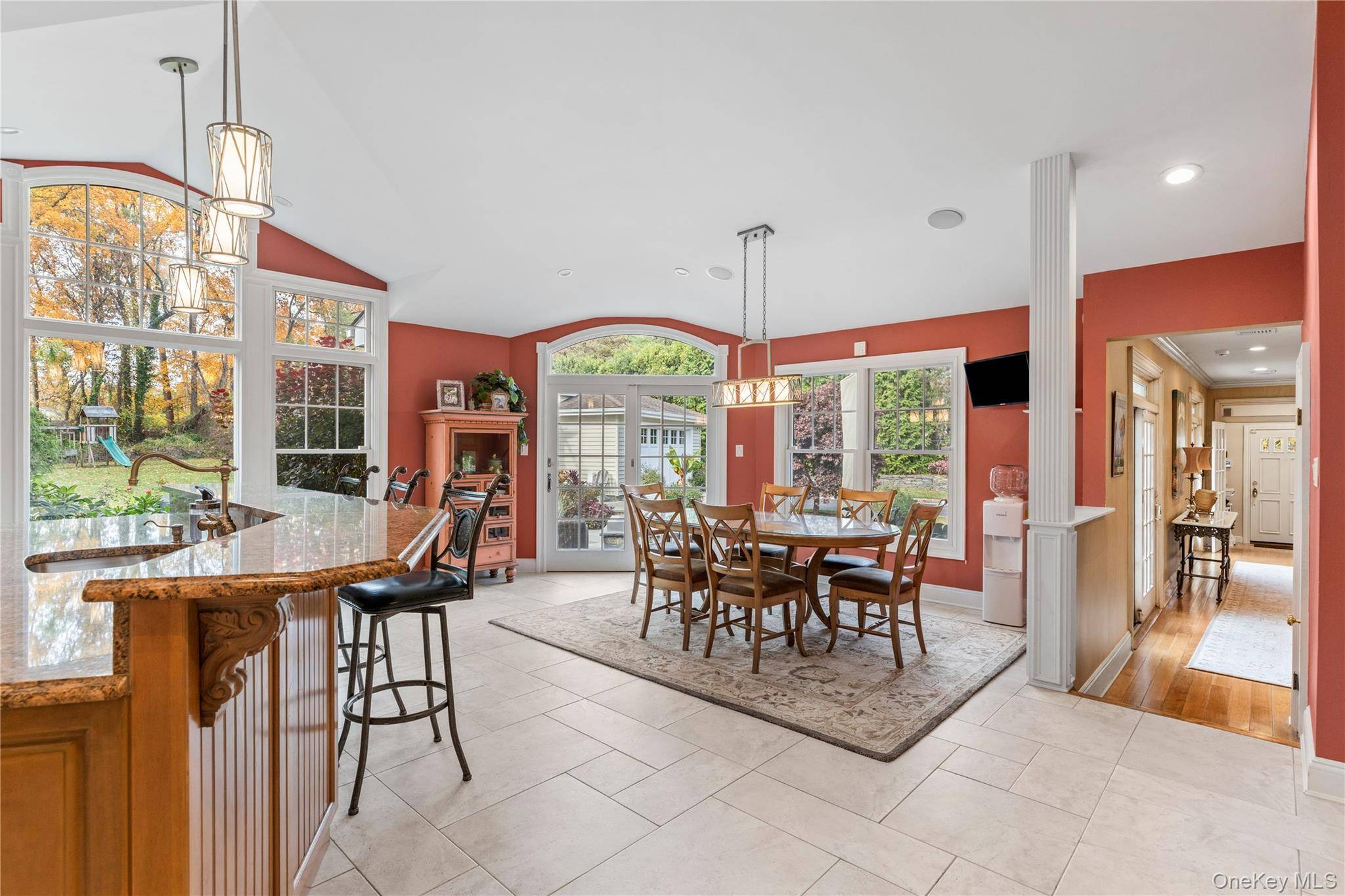 Woodbury, NY 11797,12 Orchard DR