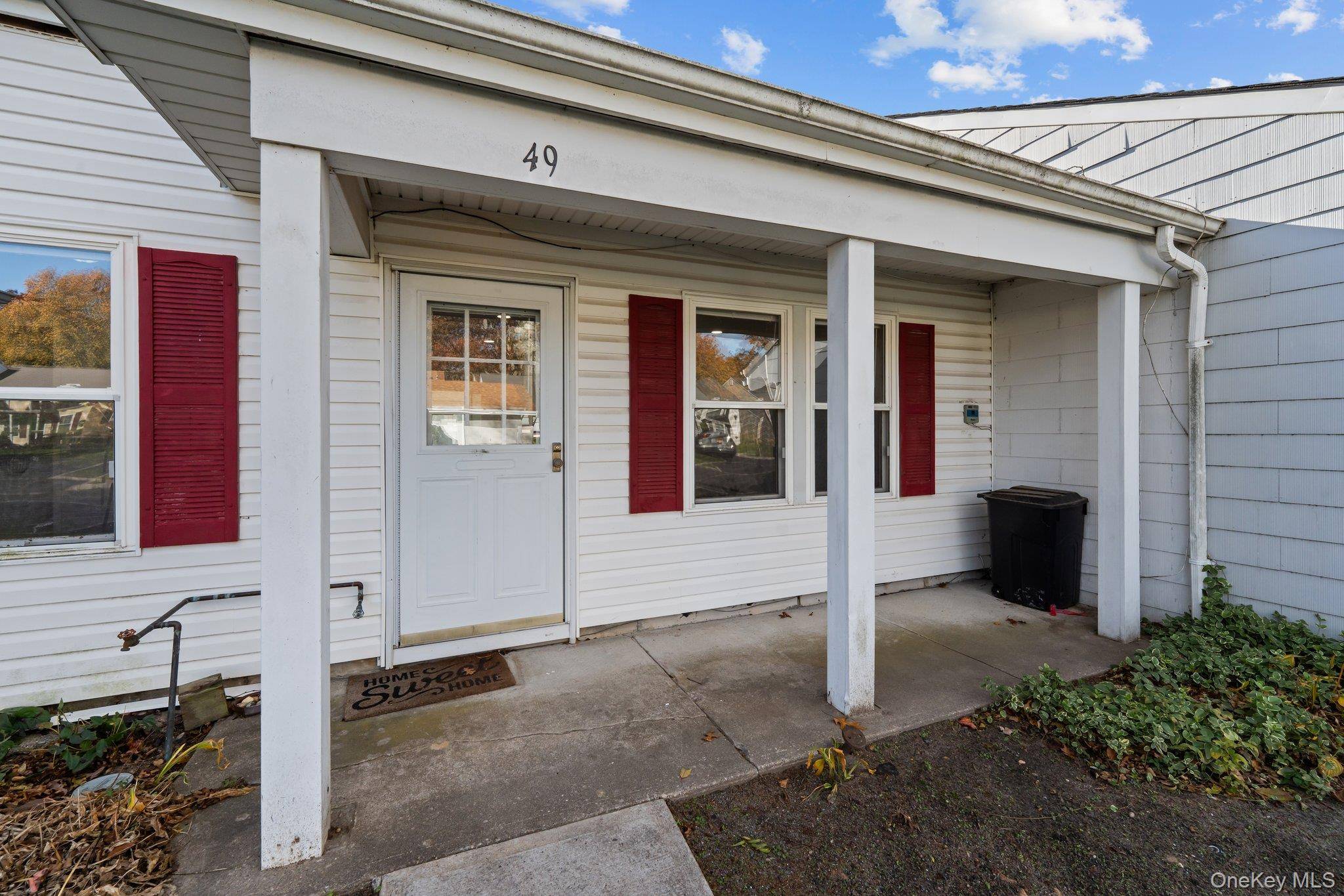 Coram, NY 11727,49 Freedom LN