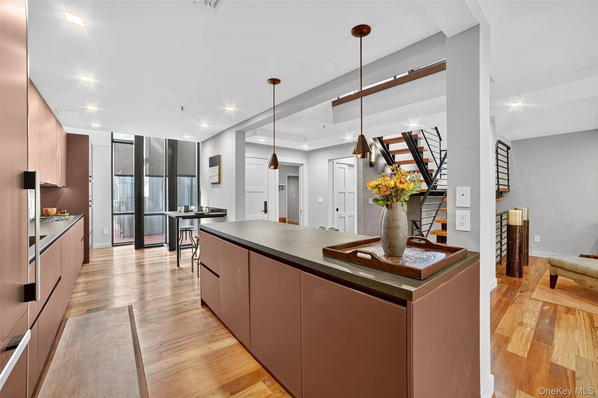 Hartsdale, NY 10530,428 Pine Grove LN