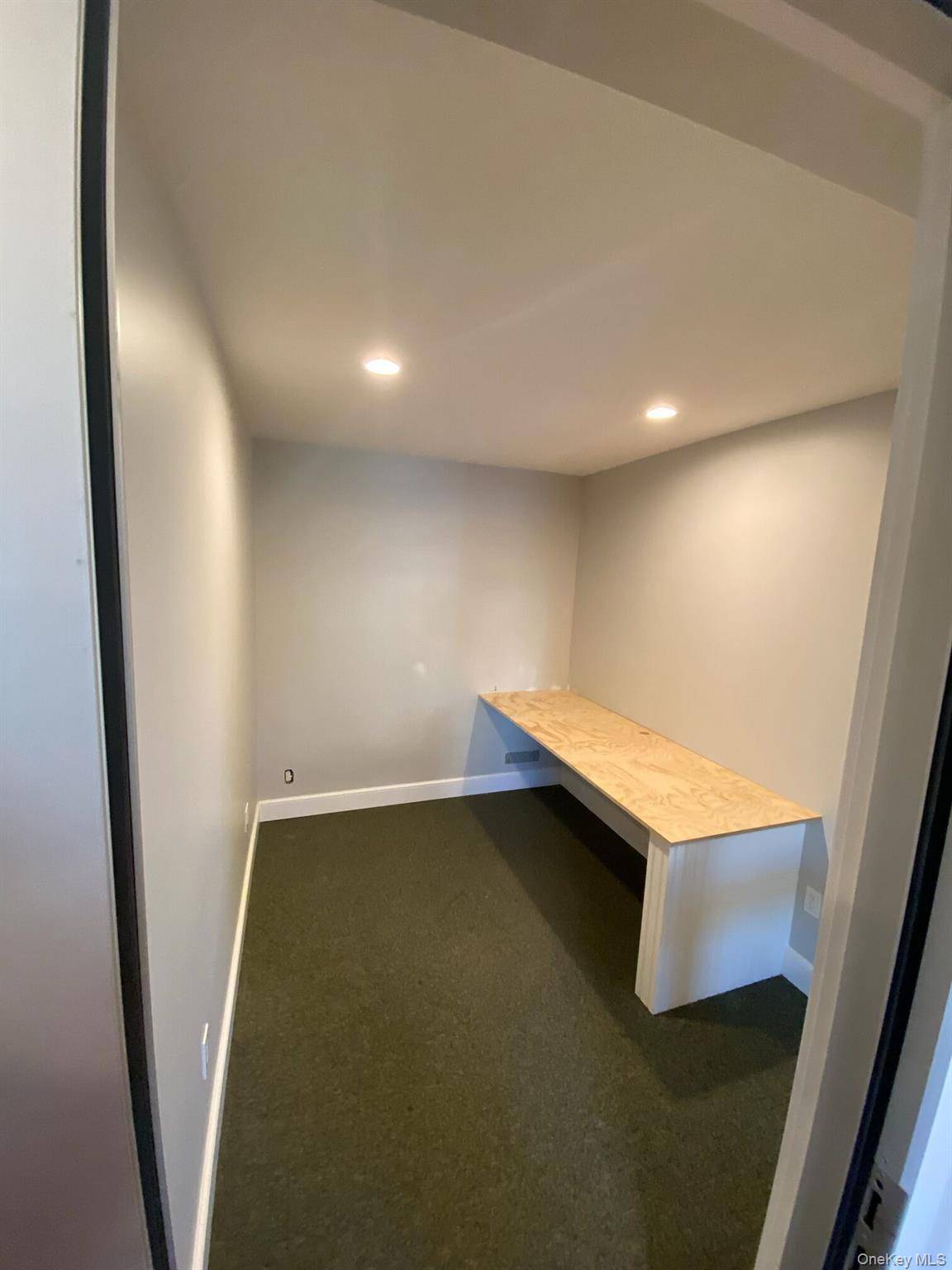 Mamaroneck, NY 10543,555 E Boston Post RD