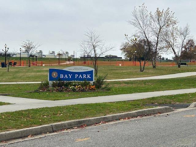 East Rockaway, NY 11518,10 Kirgan CT