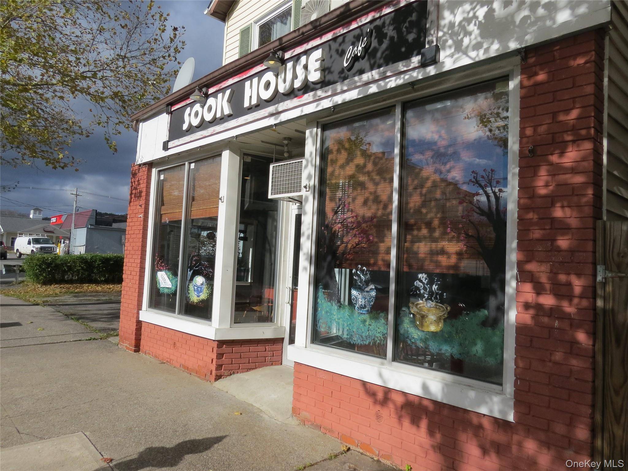 Ellenville, NY 12428,72 Center ST