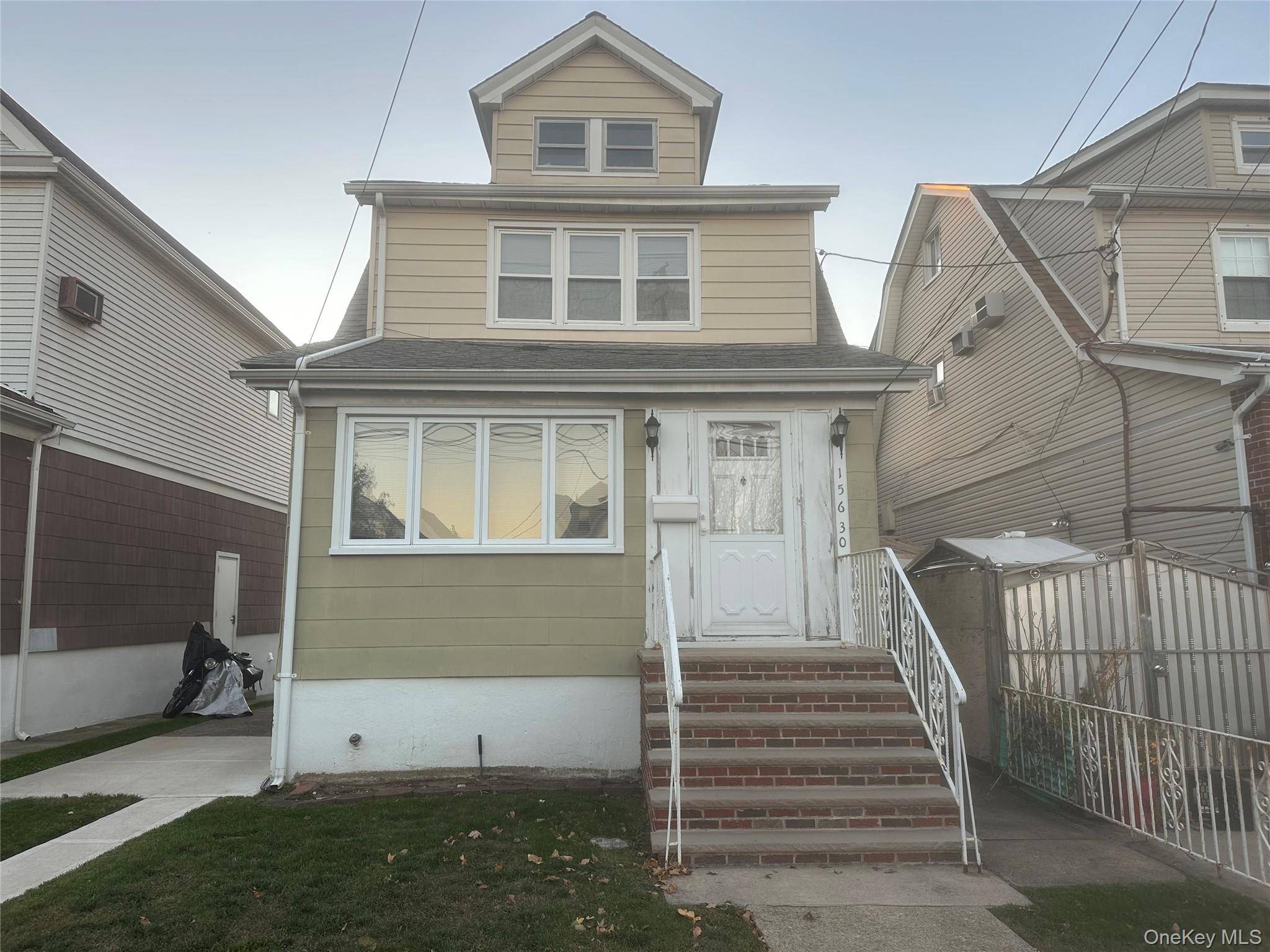 Howard Beach, NY 11414,156-30 99th ST