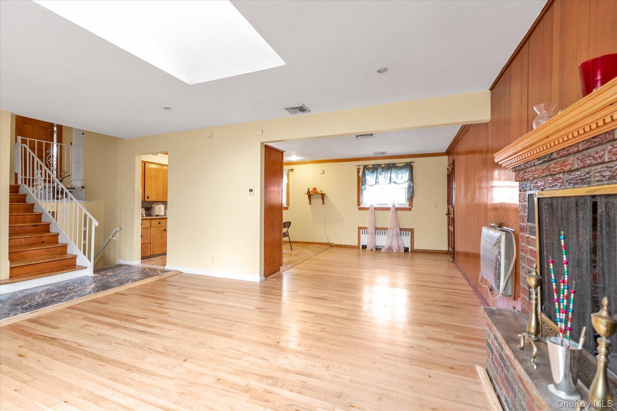 Syosset, NY 11791,26 Humphrey DR