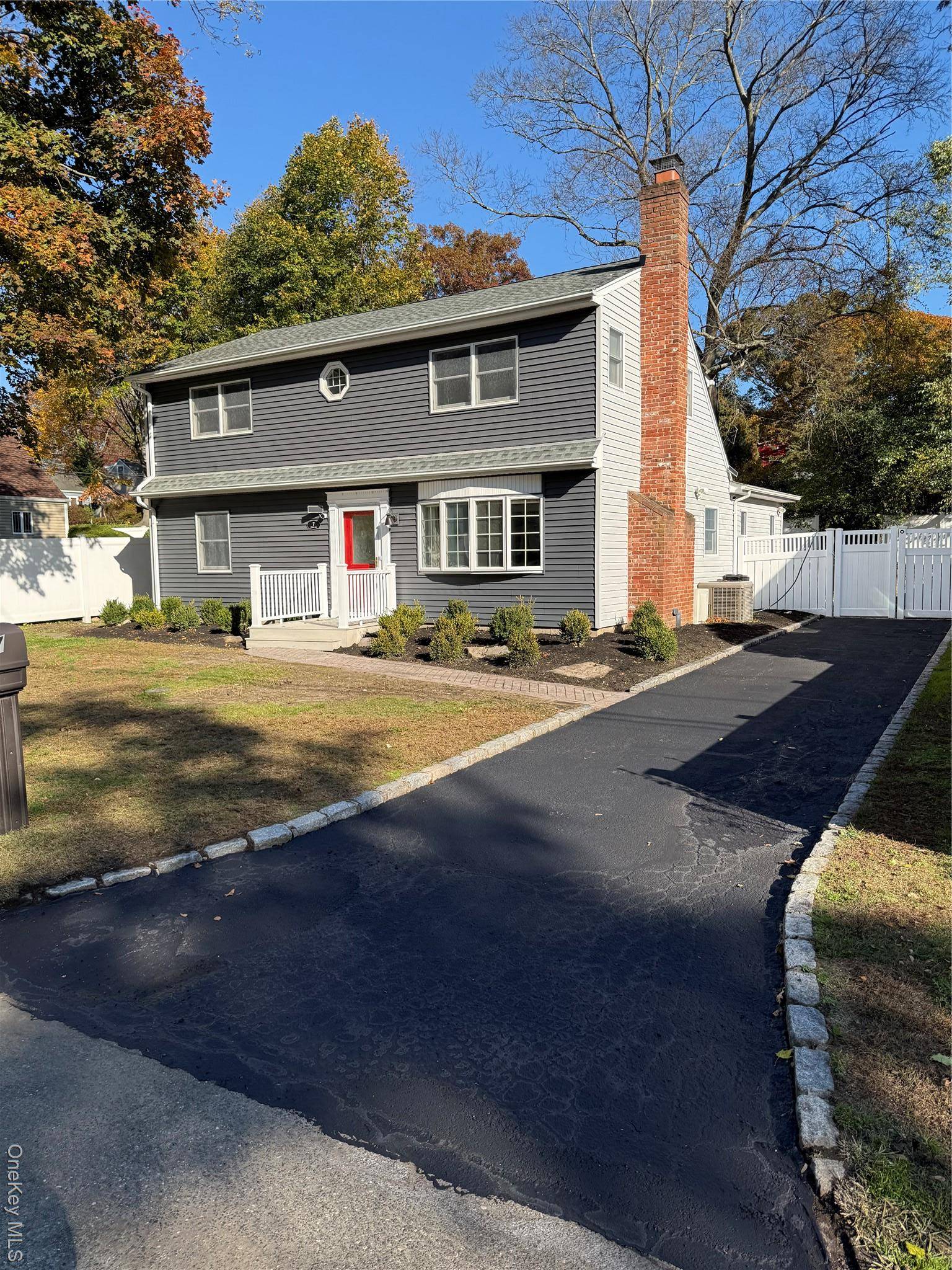 Huntington Station, NY 11746,7 Claire AVE