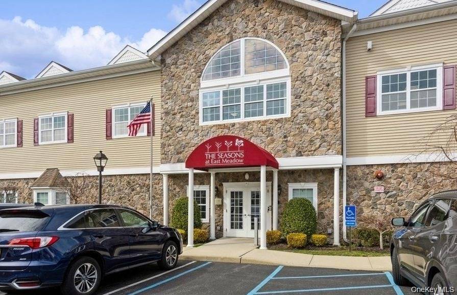 East Meadow, NY 11554,419 Autumn DR