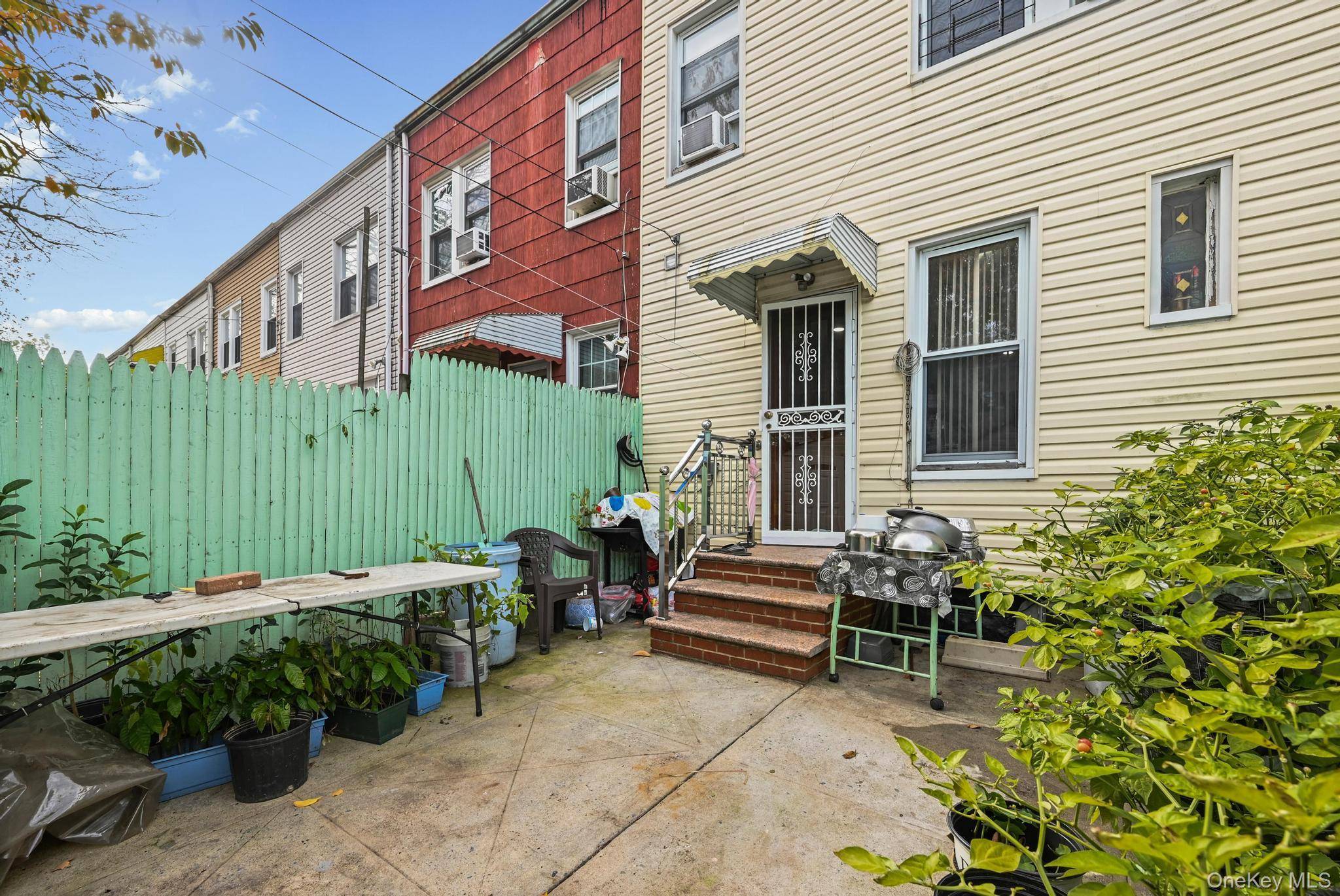 Woodhaven, NY 11421,8915 88th ST