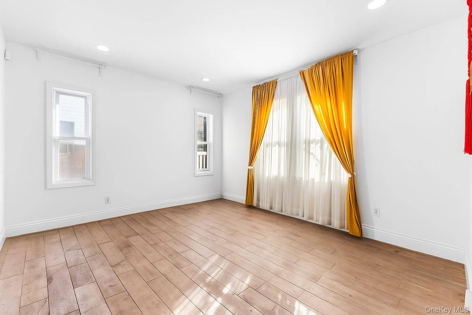 Saint Albans, NY 11412,194-06 109th AVE