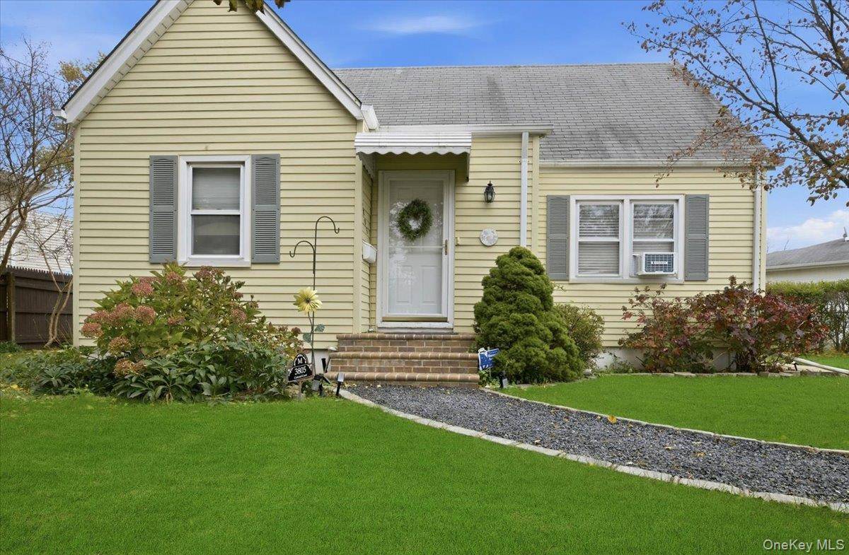 Seaford, NY 11783,3805 Colonial CT