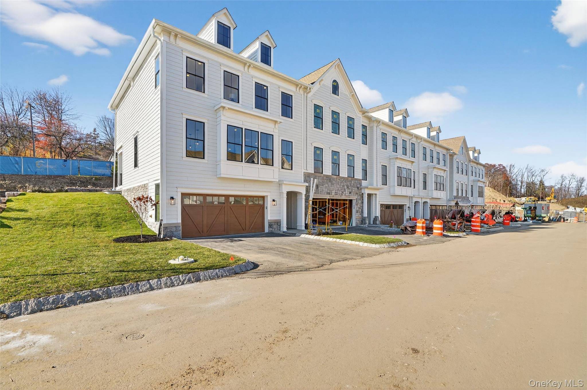 Yorktown Heights, NY 10598,1807 Soundview CT