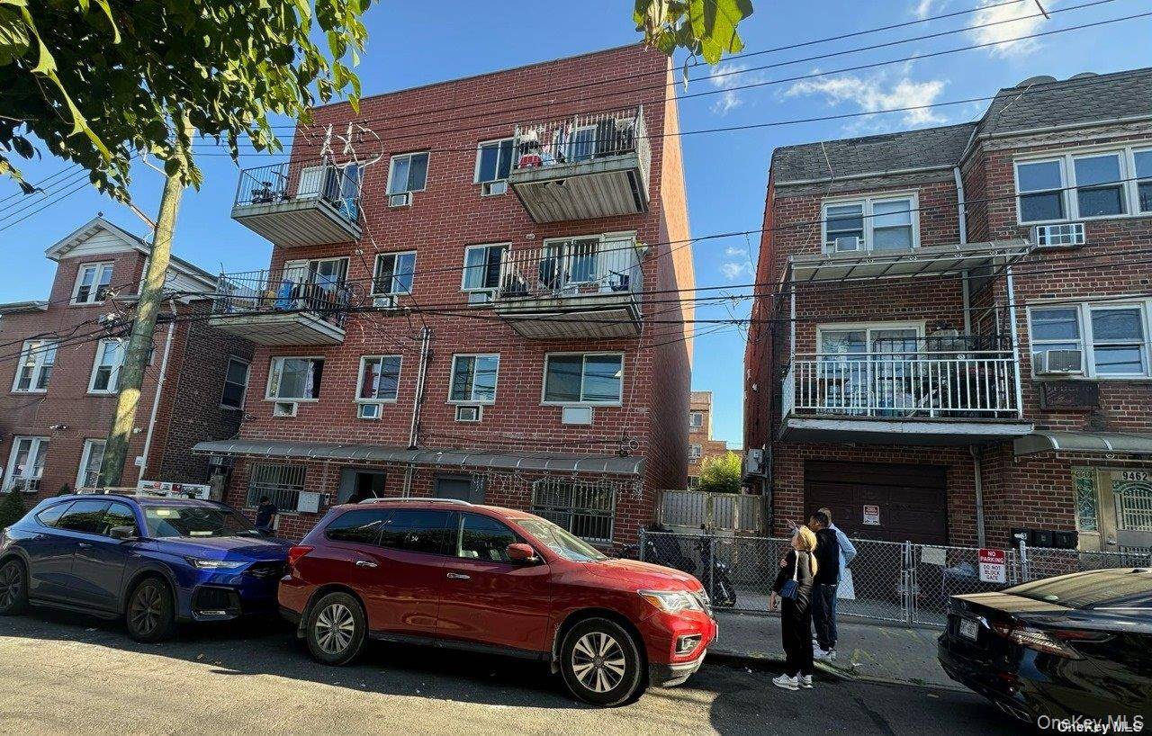 Elmhurst, NY 11373,94-68 45 AVE