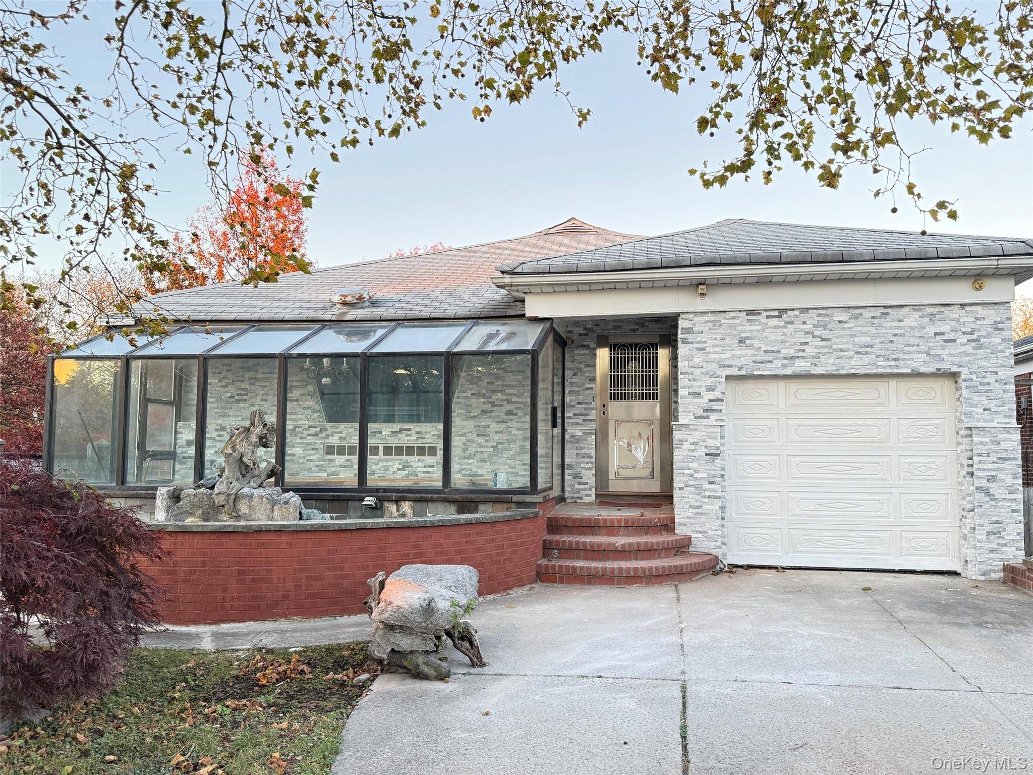 Oakland Gardens, NY 11364,5003 Horatio Pkwy