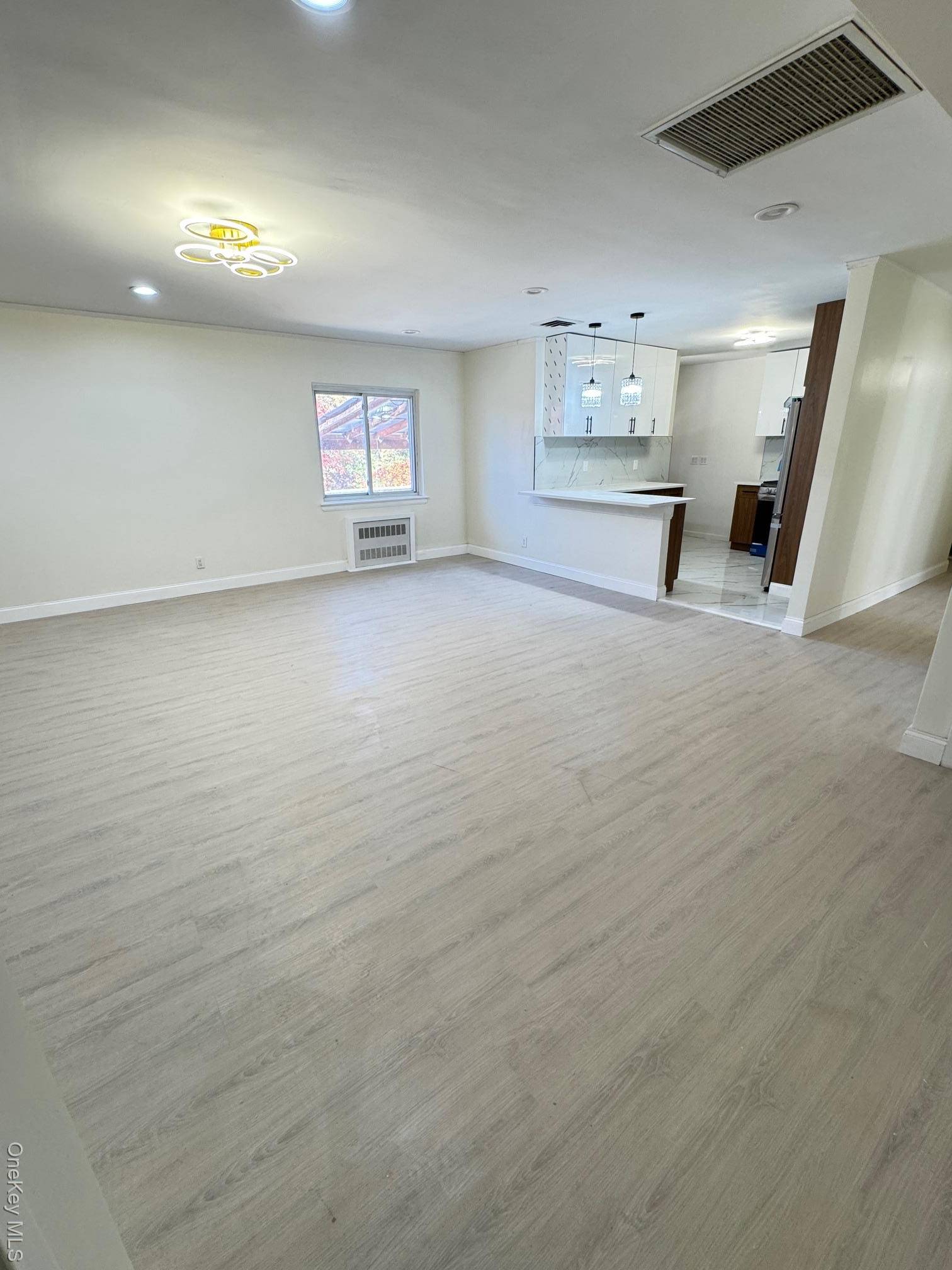 Oakland Gardens, NY 11364,5003 Horatio Pkwy