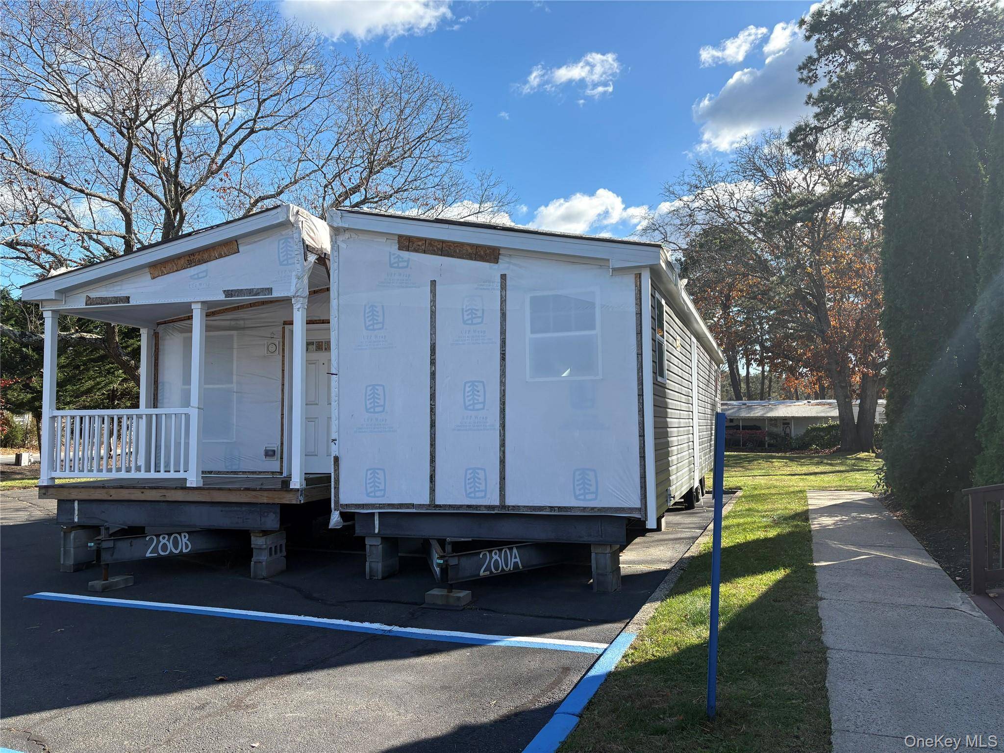 Riverhead, NY 11901,525 57 Riverleigh AVE #57