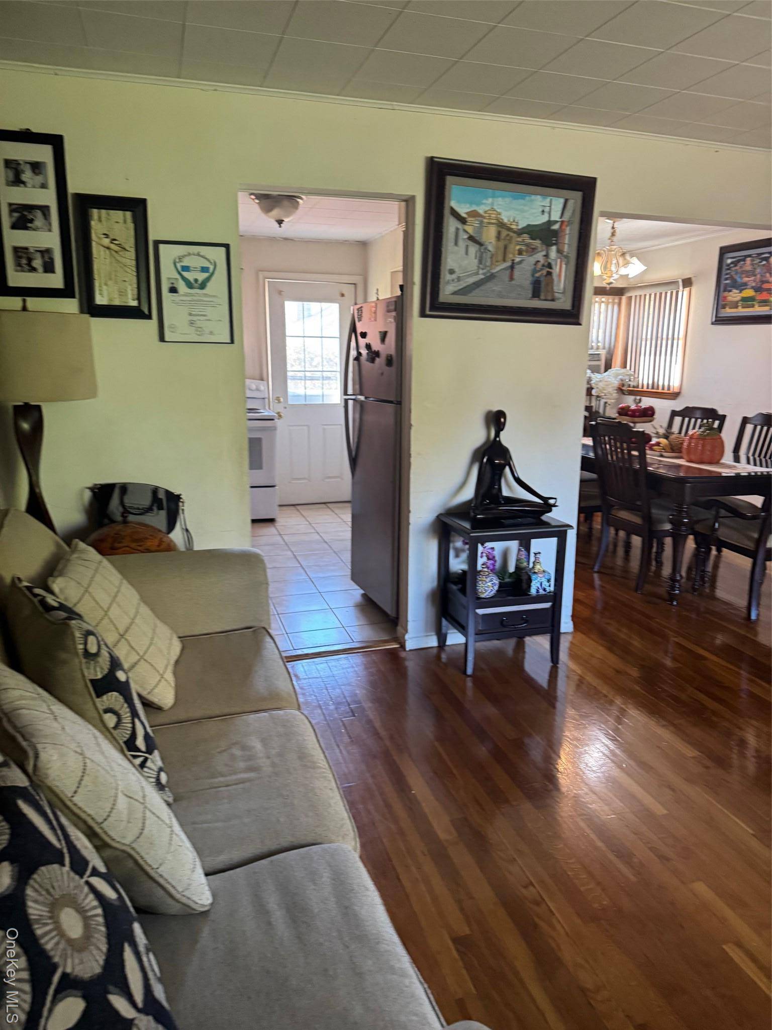 Huntington Station, NY 11746,205 Lenox RD