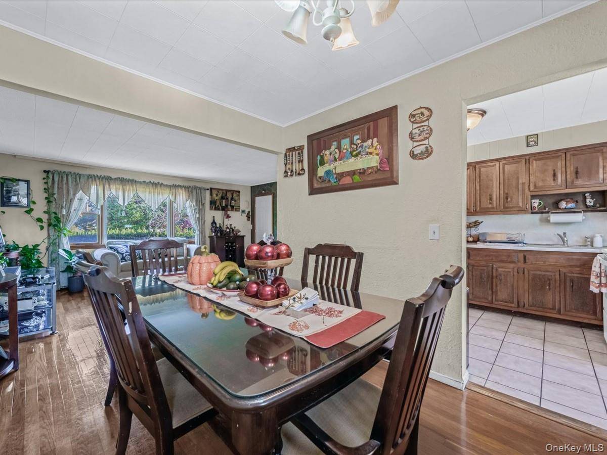 Huntington Station, NY 11746,205 Lenox RD