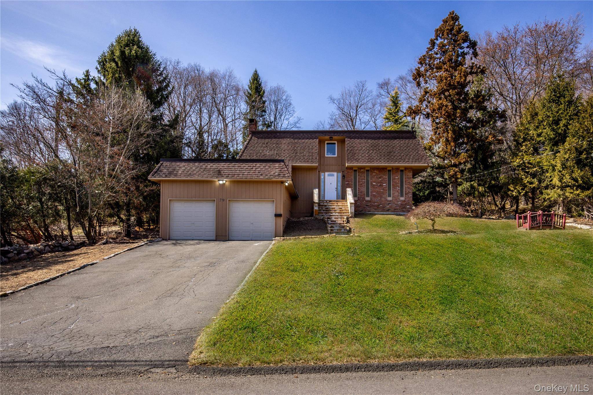Nanuet, NY 10954,79 Tennyson DR