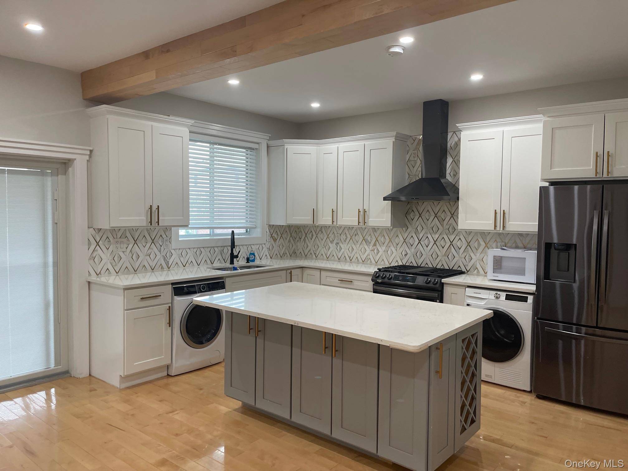 Hillcrest (queens), NY 11432,81-34 169th ST