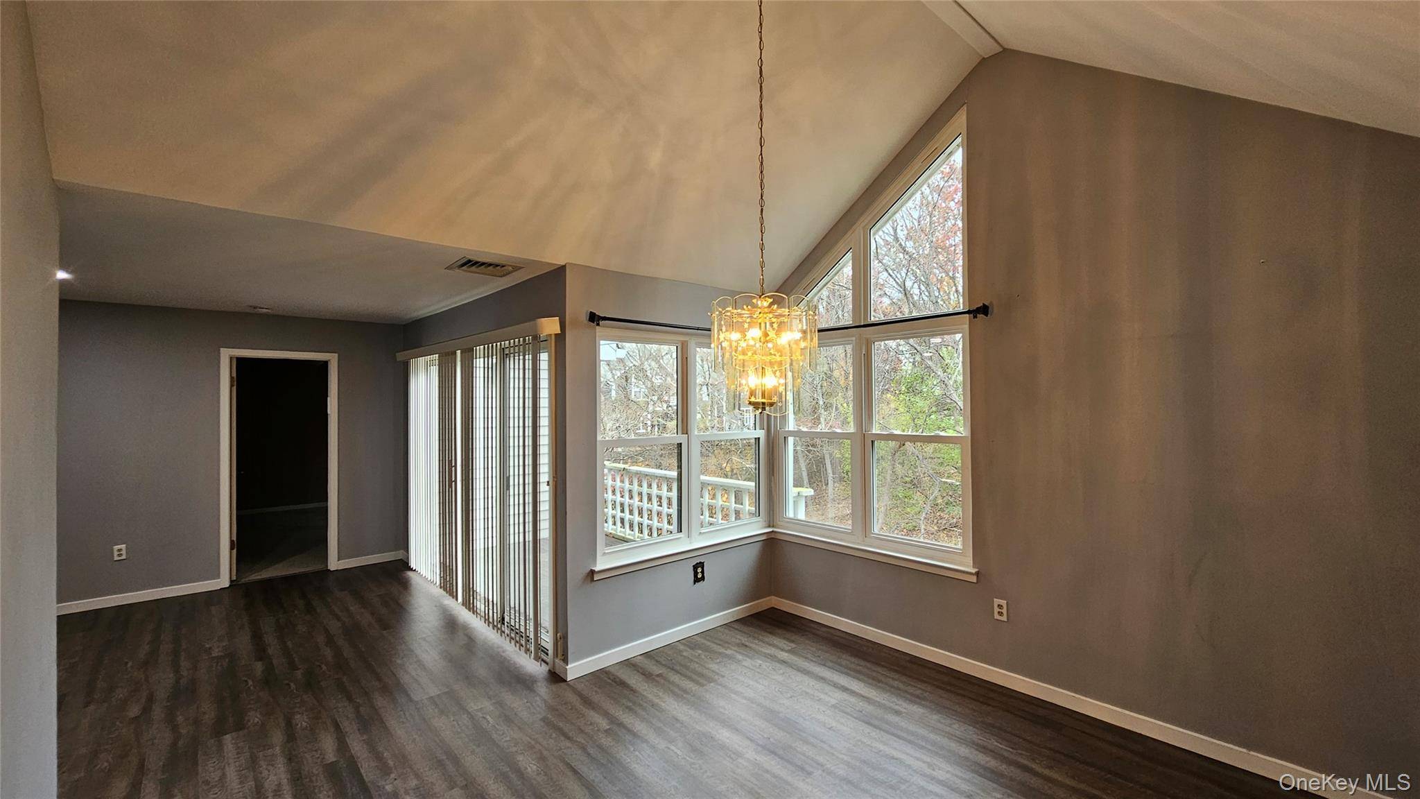 Monroe, NY 10950,806 Lenox