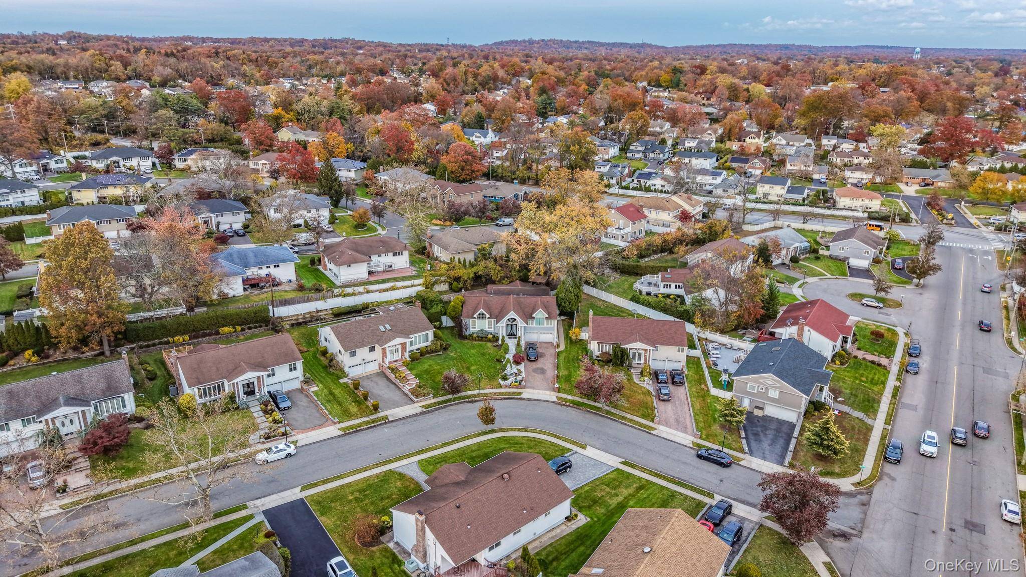 New Hyde Park, NY 11040,67 Royal WAY