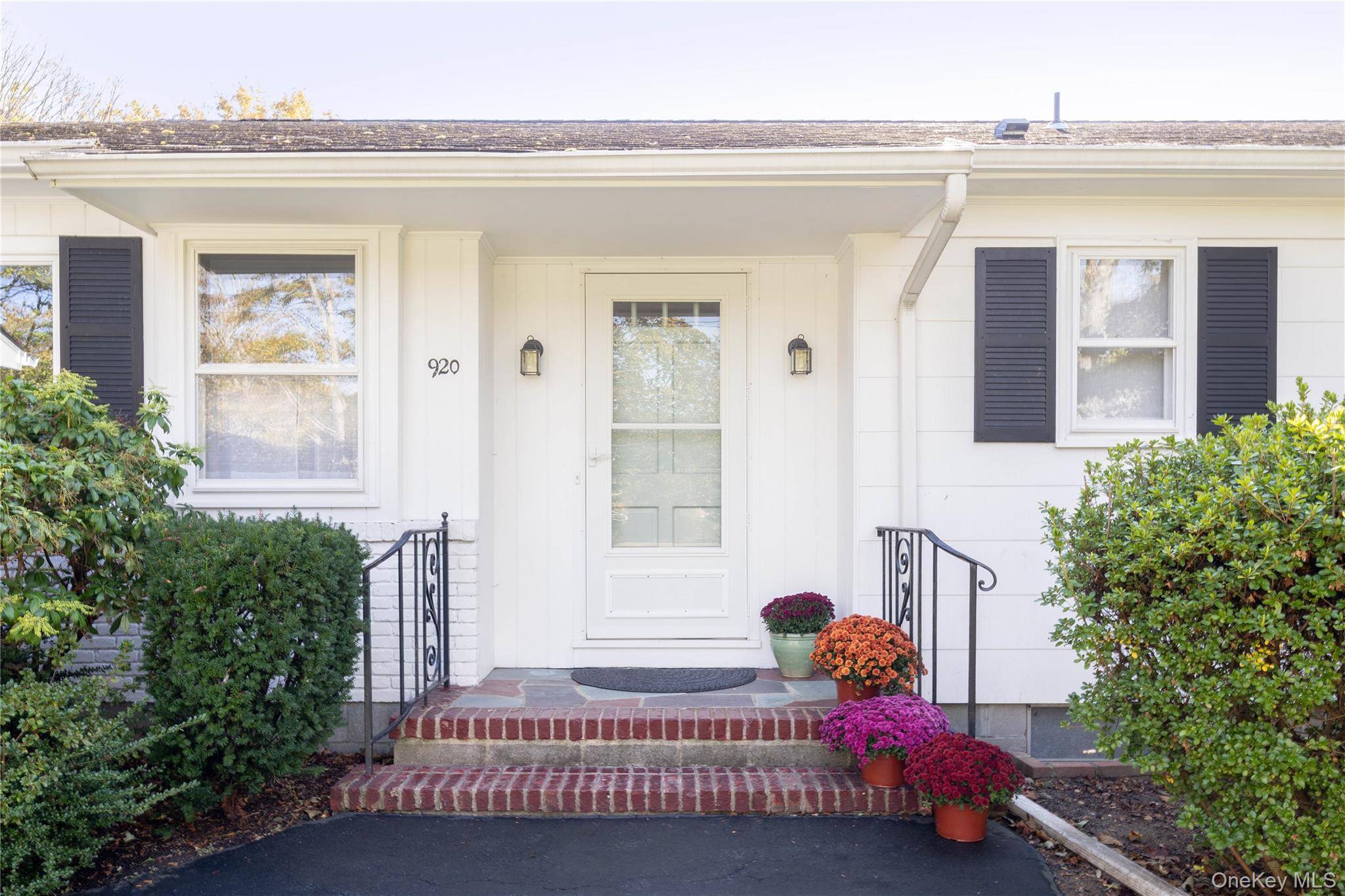 Southold, NY 11971,920 Pine Neck RD