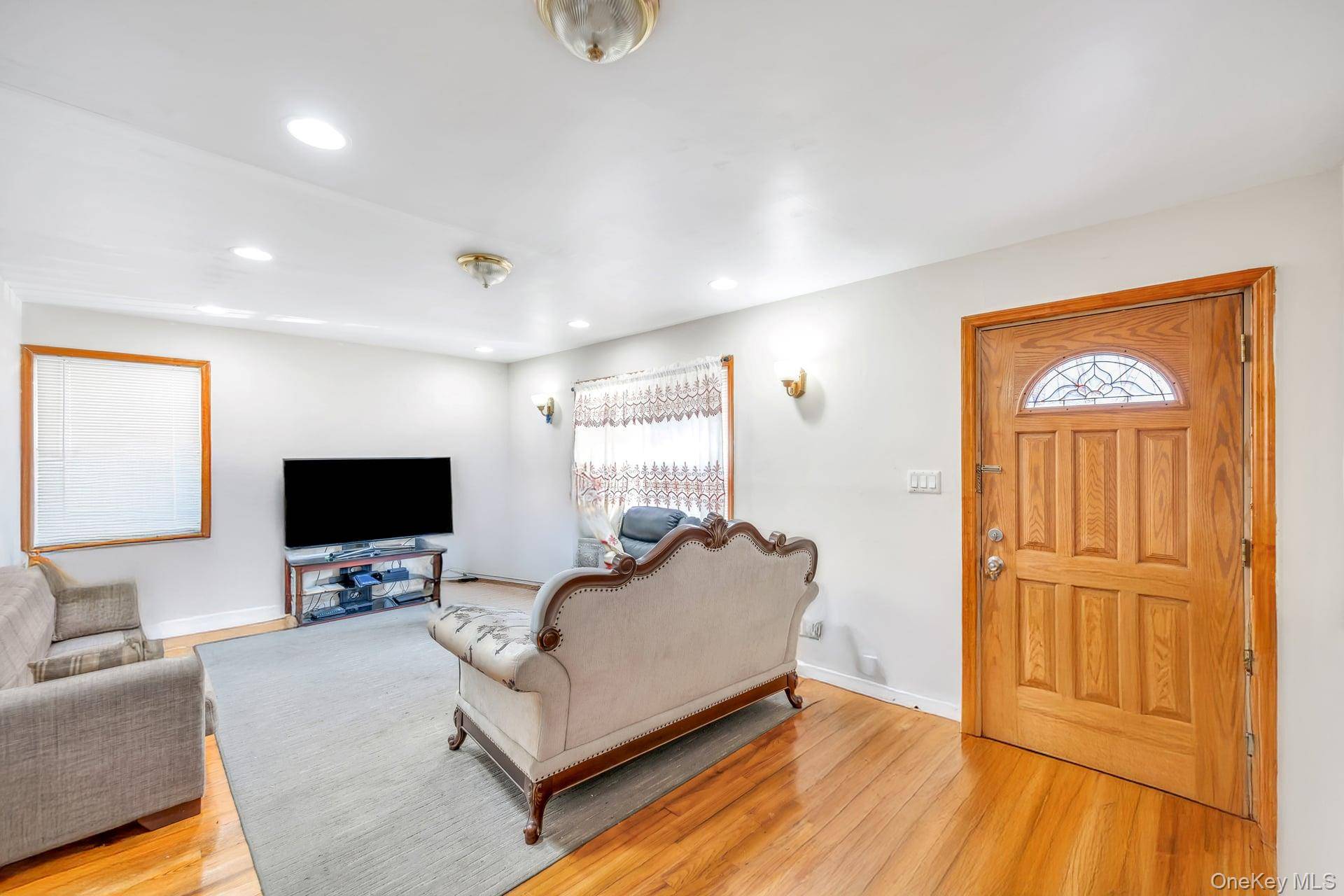 Saint Albans, NY 11412,191-15 119th AVE